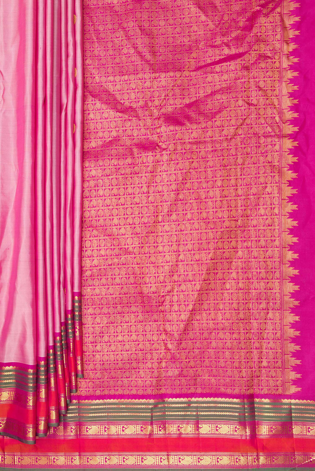 Pleats and pallu of Pure Silk Rose Gold Dual Tone Kanjivaram Saree with Zari Butta on the body and Zari Border. 