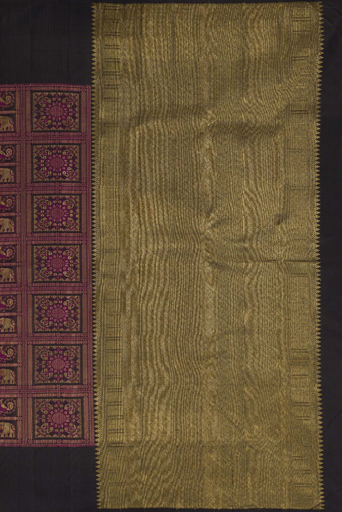 Close up image of the pallu of Pure Silk Black Dual Tone Kanjivaram Saree with Zari Brocade on the body and Plain Border. 