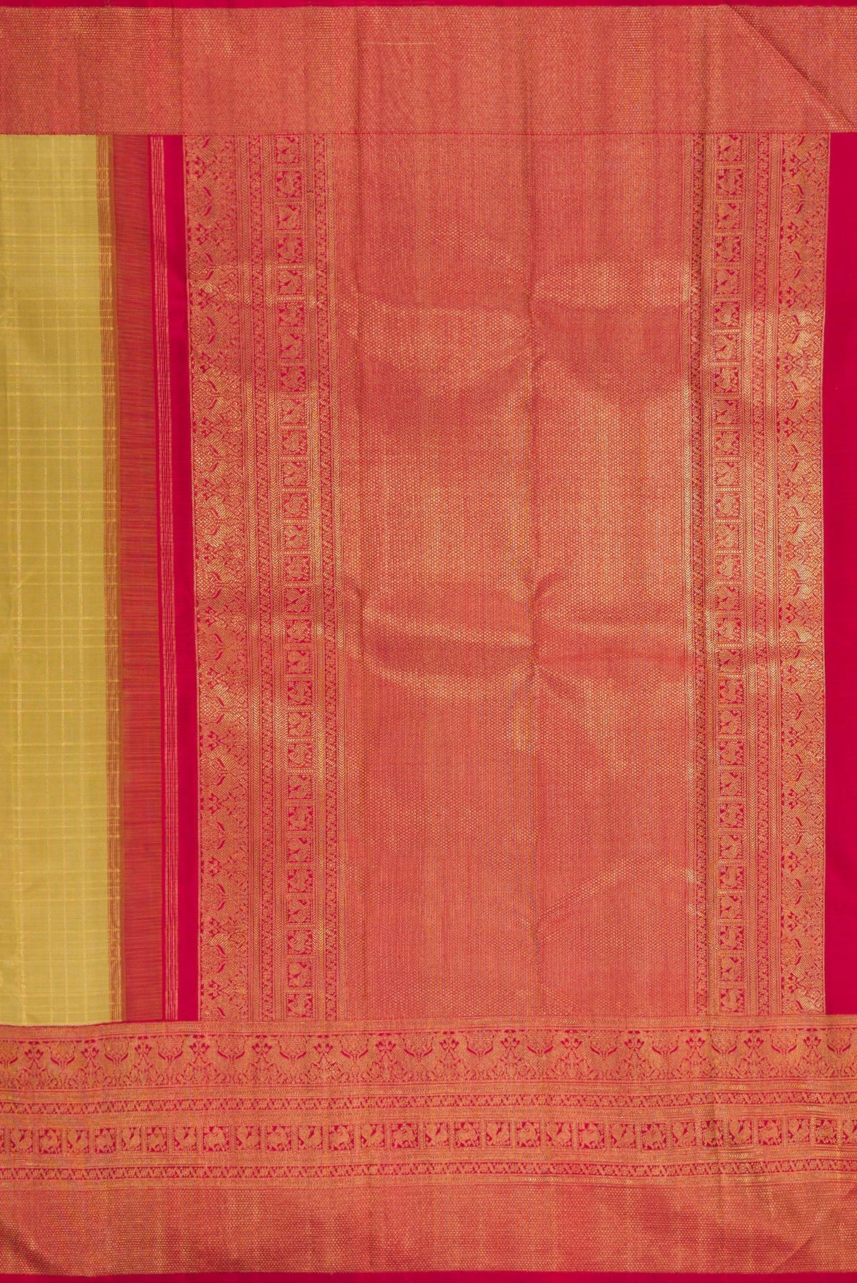 Close up image of the pallu of Pure Silk Pure Zari Gold Dual Tone Kanjivaram Saree with Zari Butta on the body and Zari Border. 