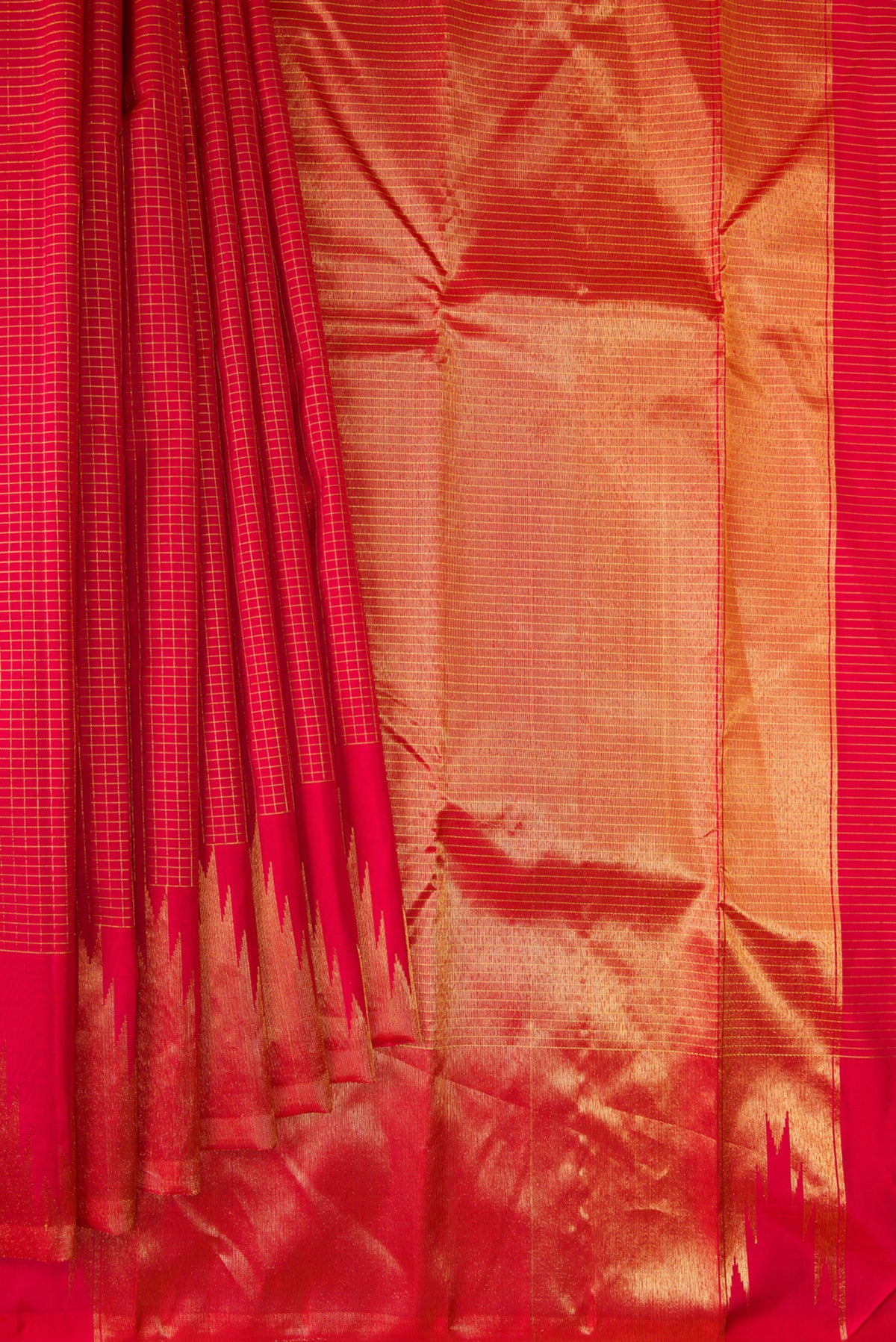 Pleats and pallu of Pure Silk Red Kanjivaram Saree with Checked design on the body and Temple Border. 