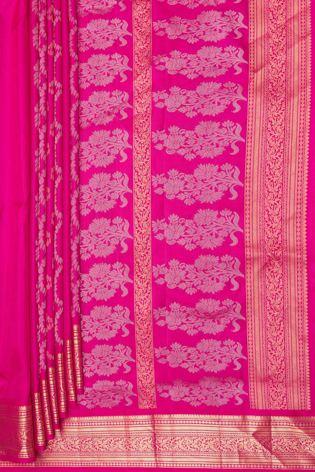 Pleats and pallu of Pure Silk Dark Pink Dual Tone Soft Saree with Zari Butta on the body and Zari Border. 