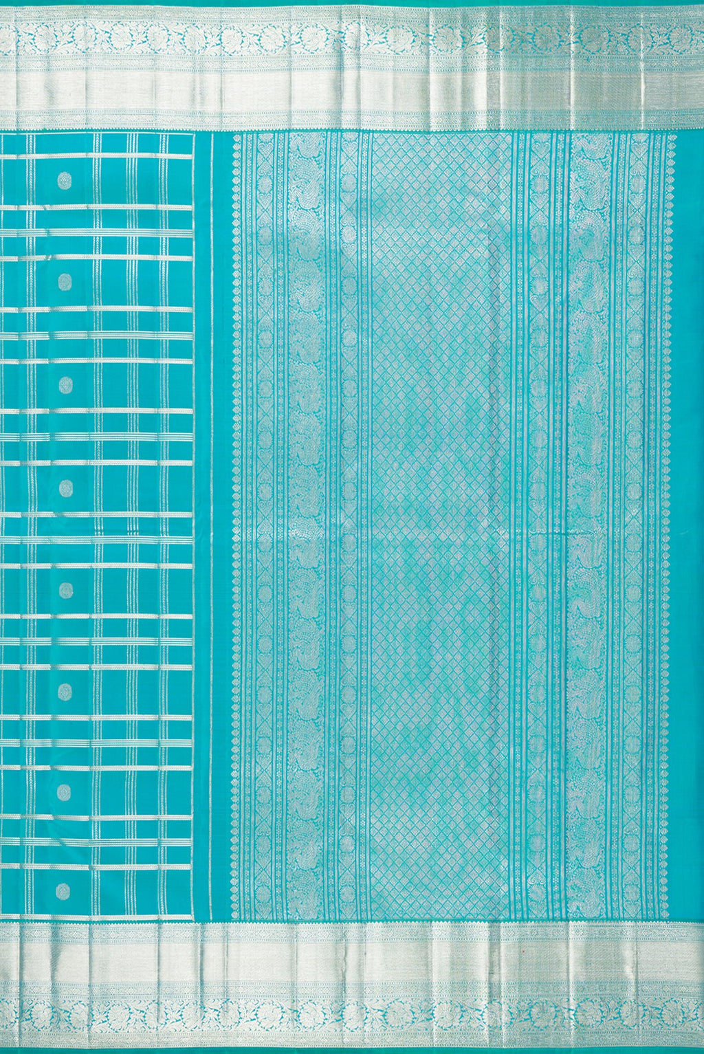 Close up image of the pallu of Pure Silk Sea Green Dual Tone Kanchipuram Saree with Checked design on the body and Zari Border. 