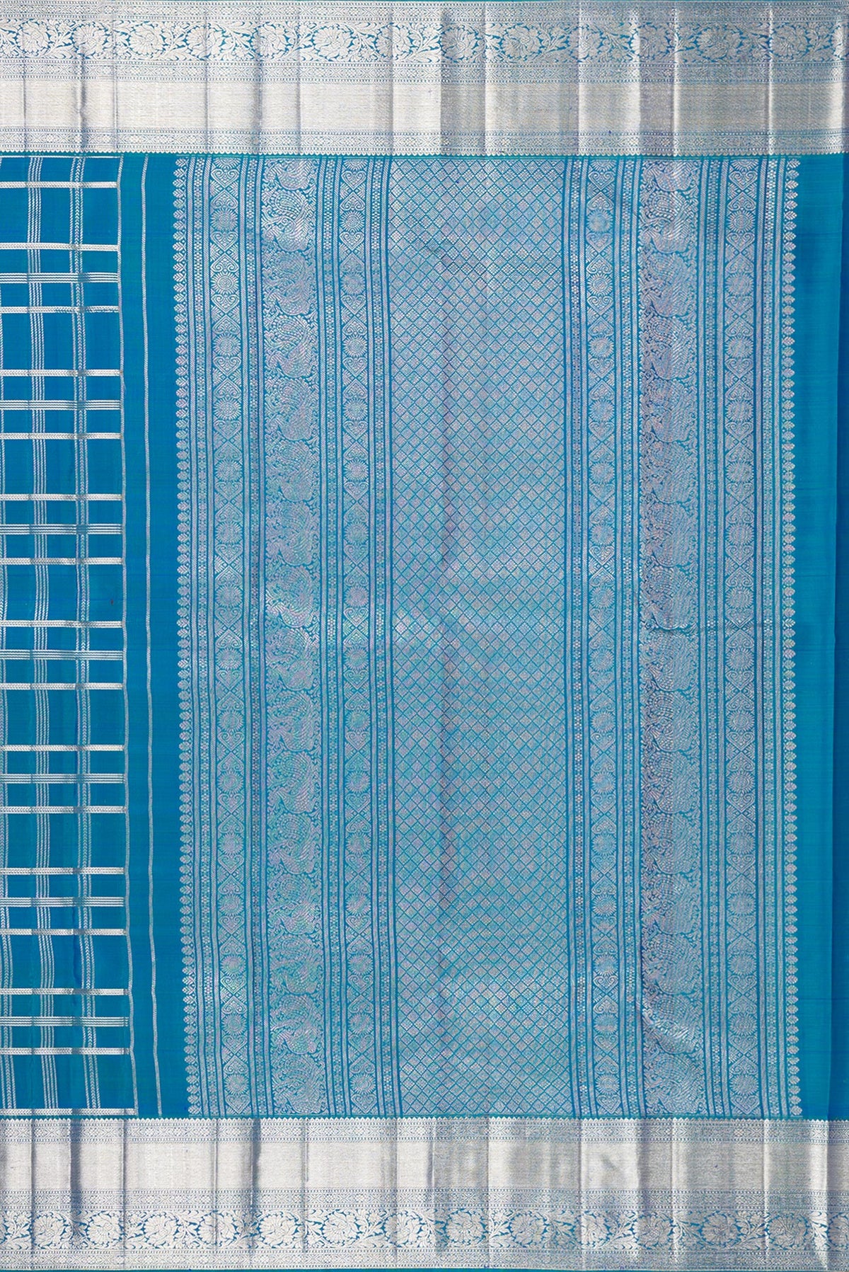 Close up image of the pallu of Pure Silk Peacock Blue Dual Tone Kanchipuram Saree with Checked design on the body and Zari Border. 