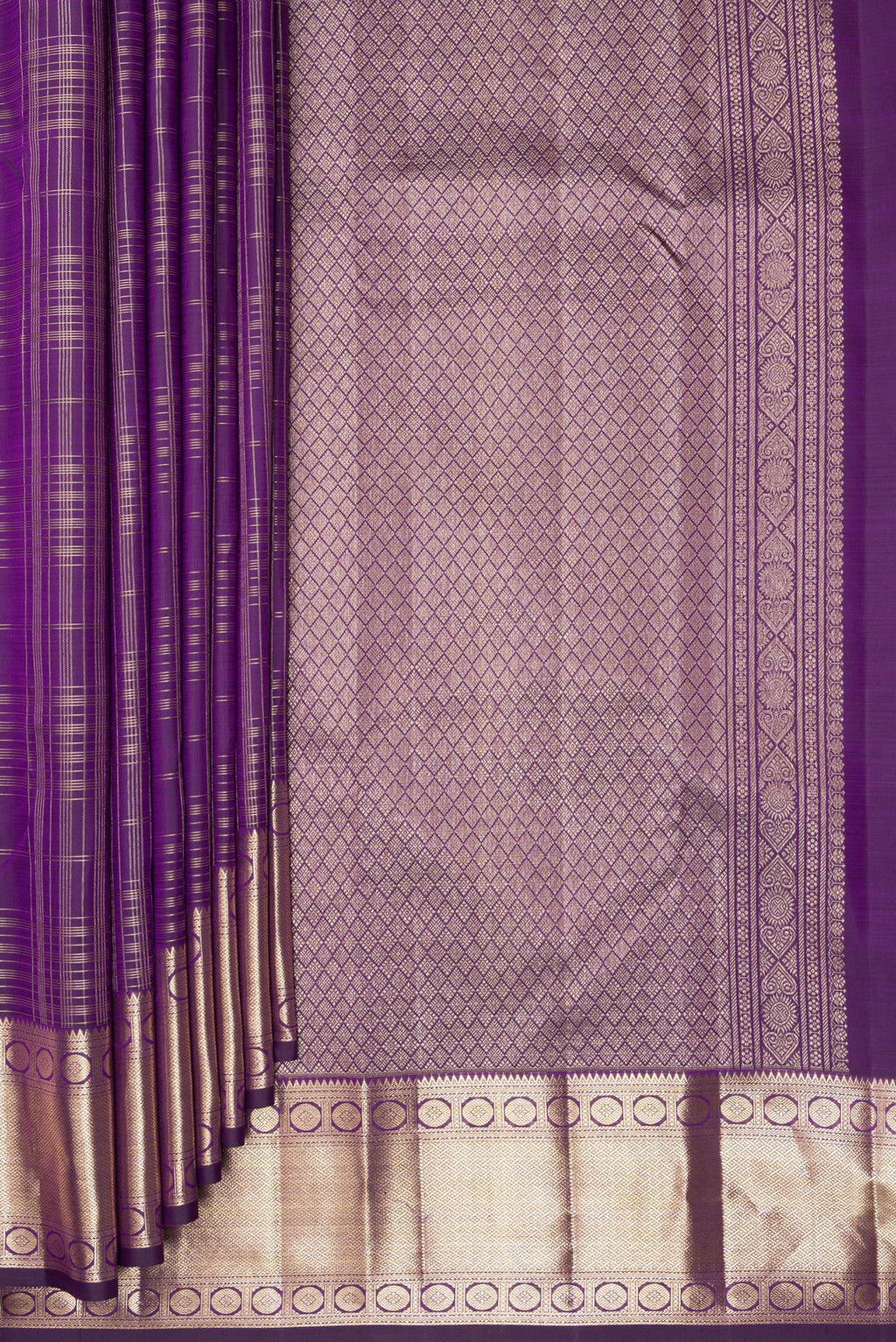 Pleats and pallu of Pure Silk Purple Dual Tone Kanchipuram Saree with Checked design on the body and Zari Border. 