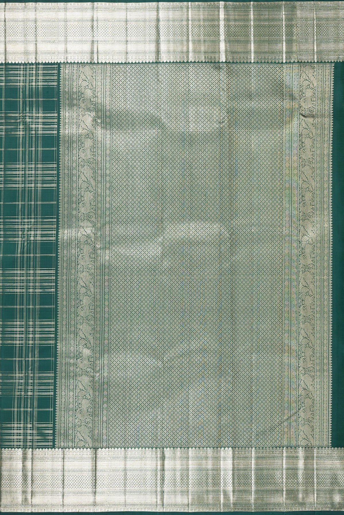 Close up image of the pallu of Pure Silk Bottle Green Kanchipuram Saree with Checked design on the body and Zari Border. 