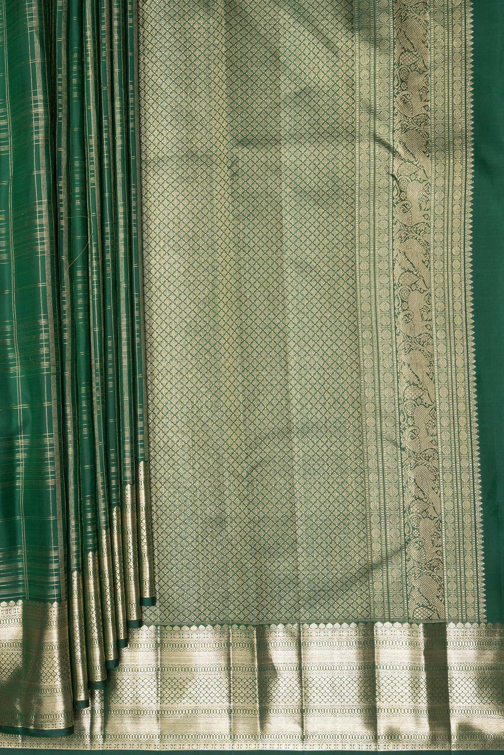 Pleats and pallu of Pure Silk Bottle Green Kanchipuram Saree with Checked design on the body and Zari Border. 