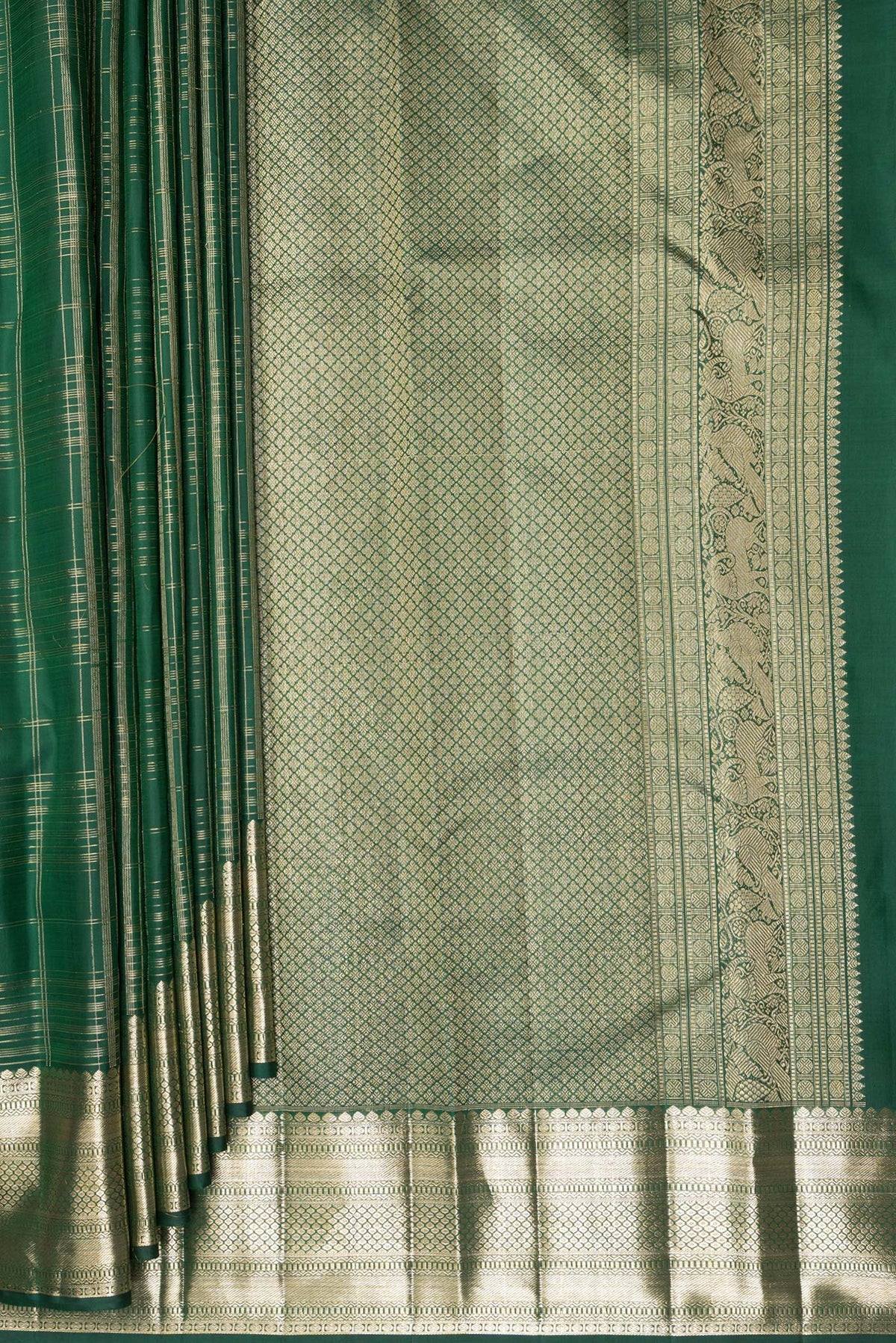 Pleats and pallu of Pure Silk Bottle Green Kanchipuram Saree with Checked design on the body and Zari Border. 
