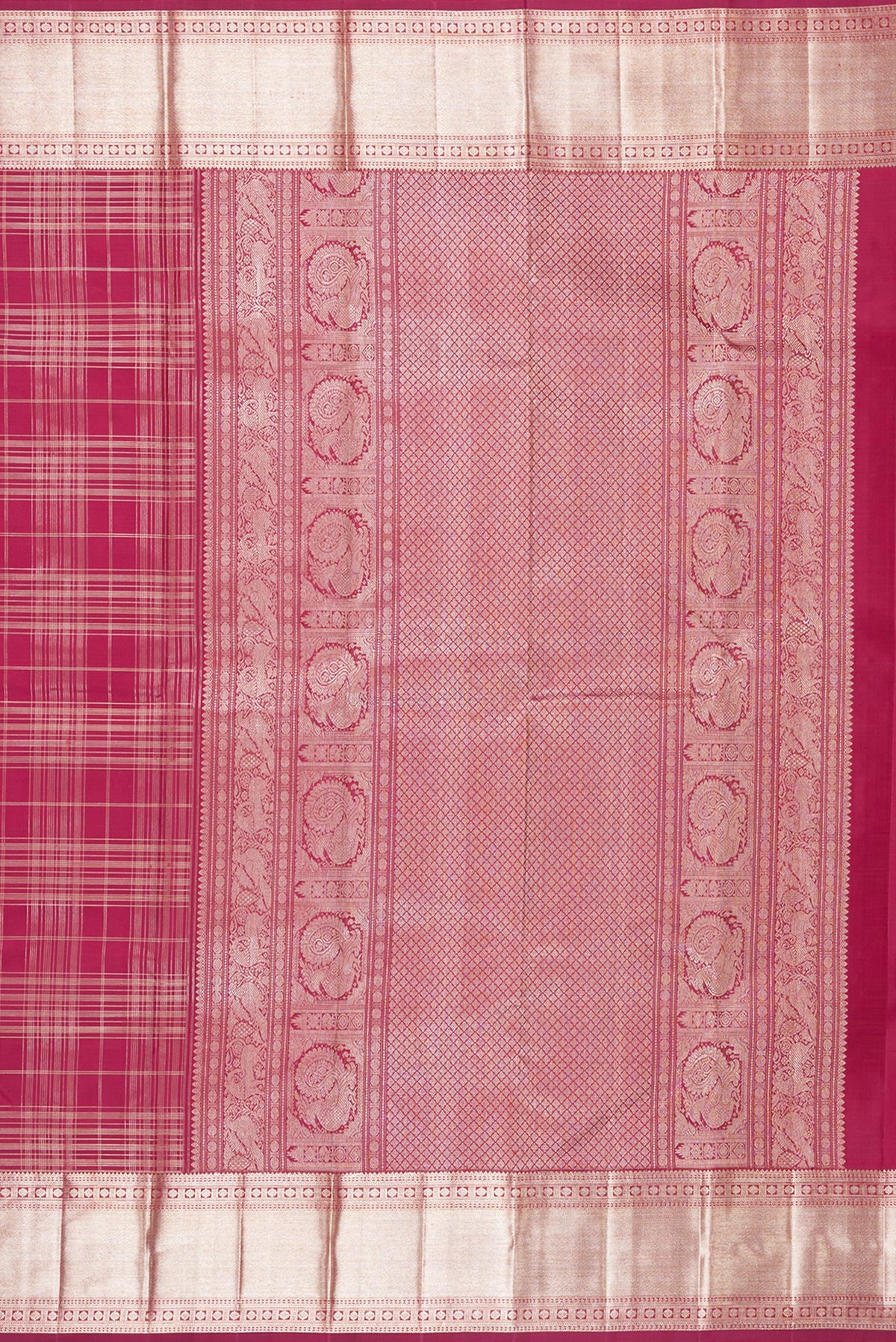 Close up image of the pallu of Pure Silk Deep Red Kanchipuram Saree with Checked design on the body and Zari Border. 