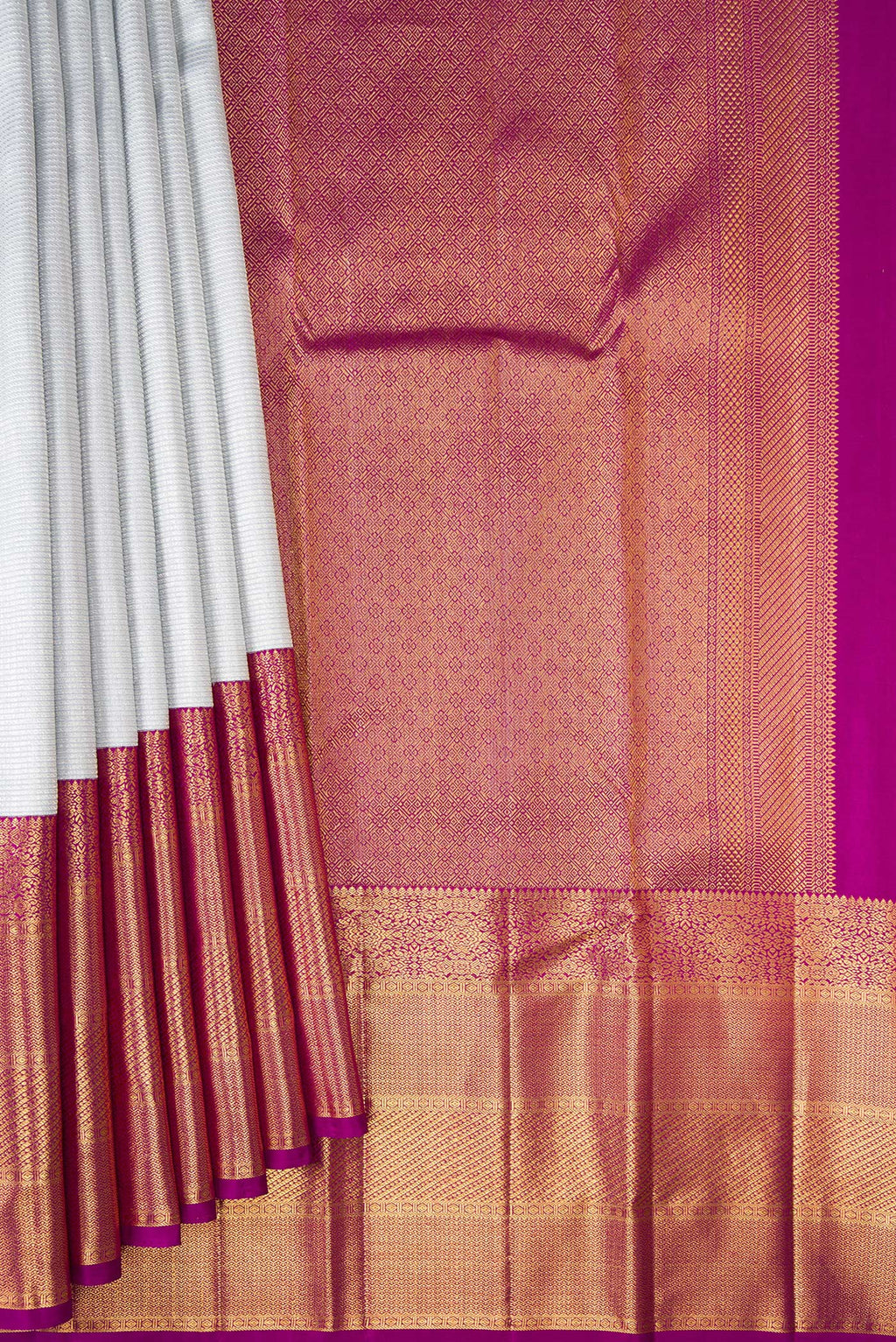 Pleats and pallu of Pure Silk Silver Kanchipuram Saree with Zari Brocade on the body and Zari Border. 