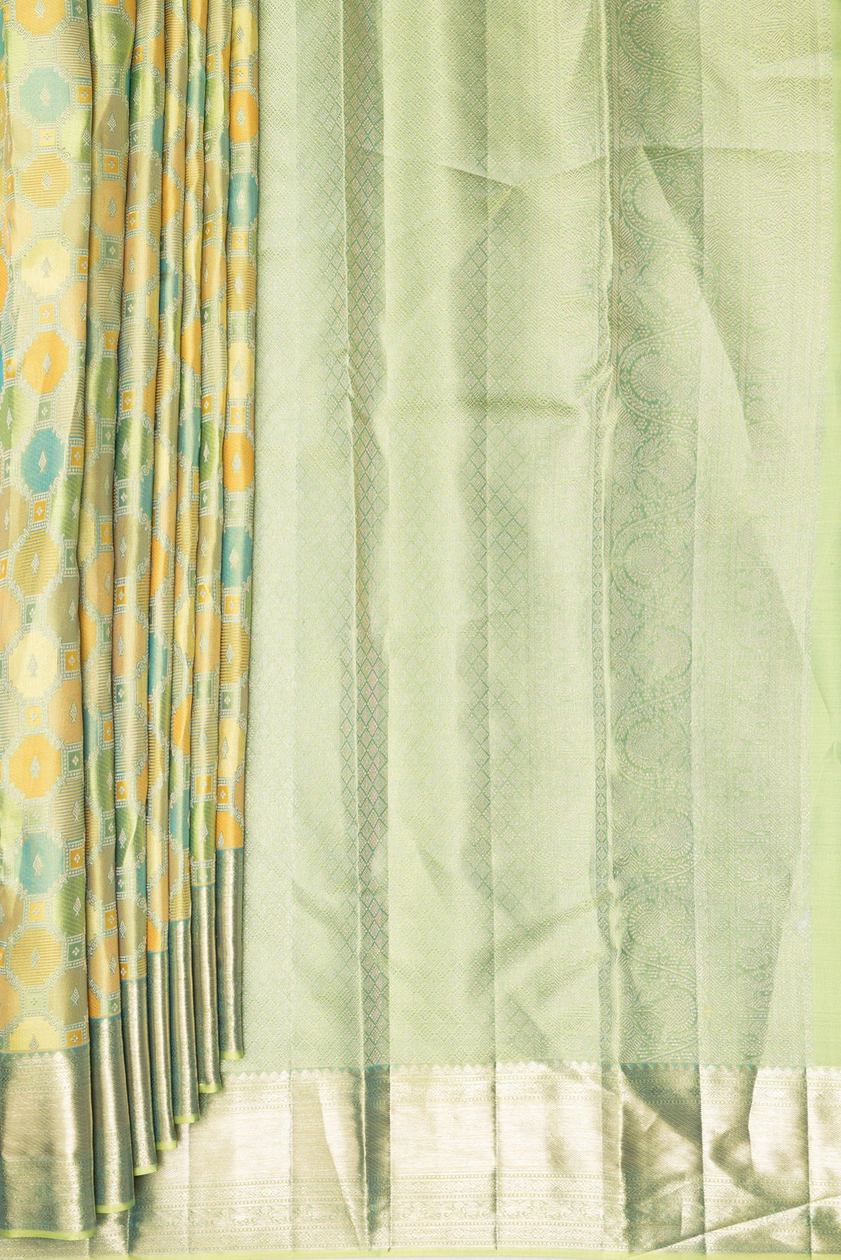 Pleats and pallu of Pure Silk Pista Green Dual Tone Kanjivaram Saree with Zari Brocade on the body and Zari Border. 