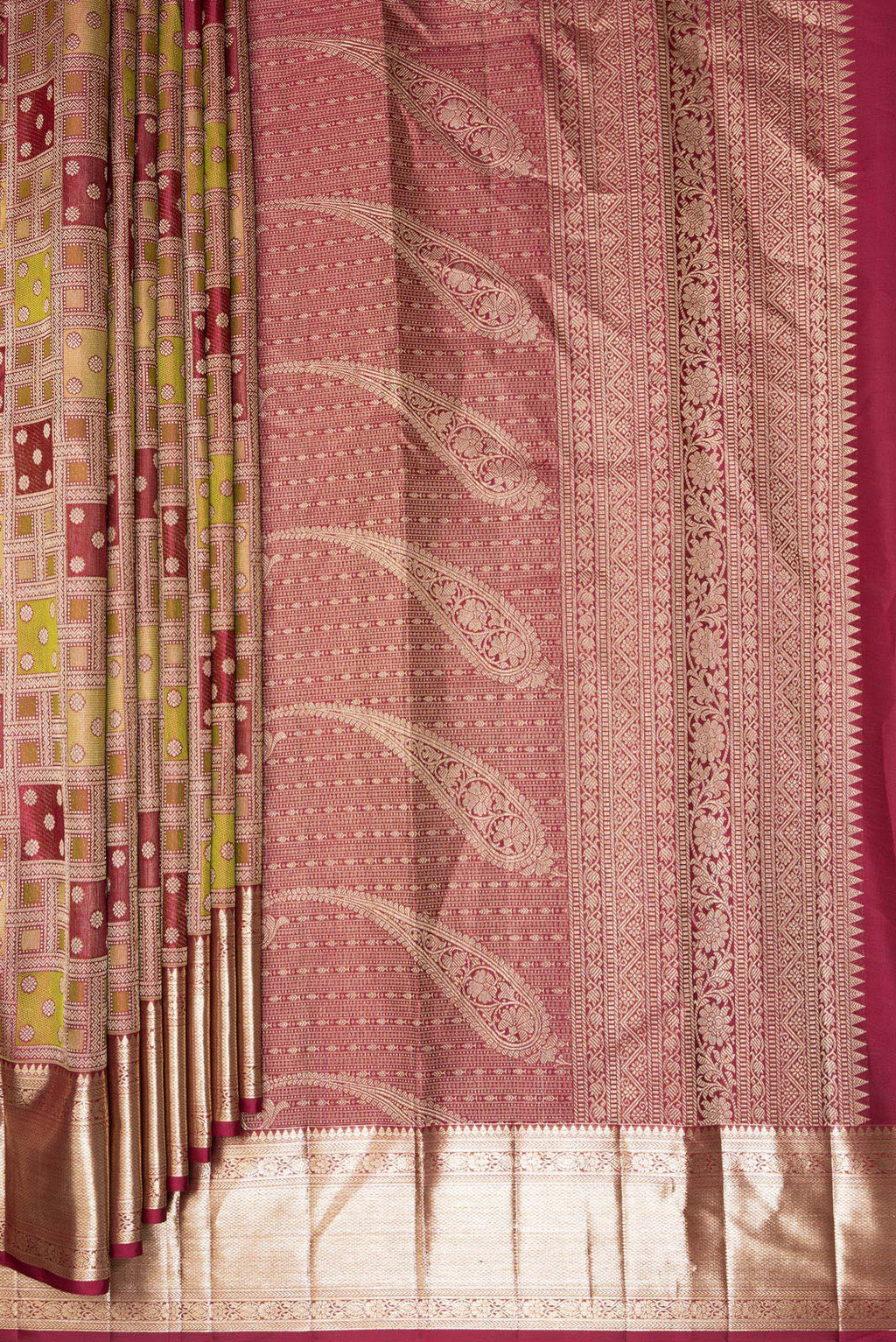 Pleats and pallu of Pure Silk Maroon Kanjivaram Saree with Zari Brocade on the body and Zari Border. 