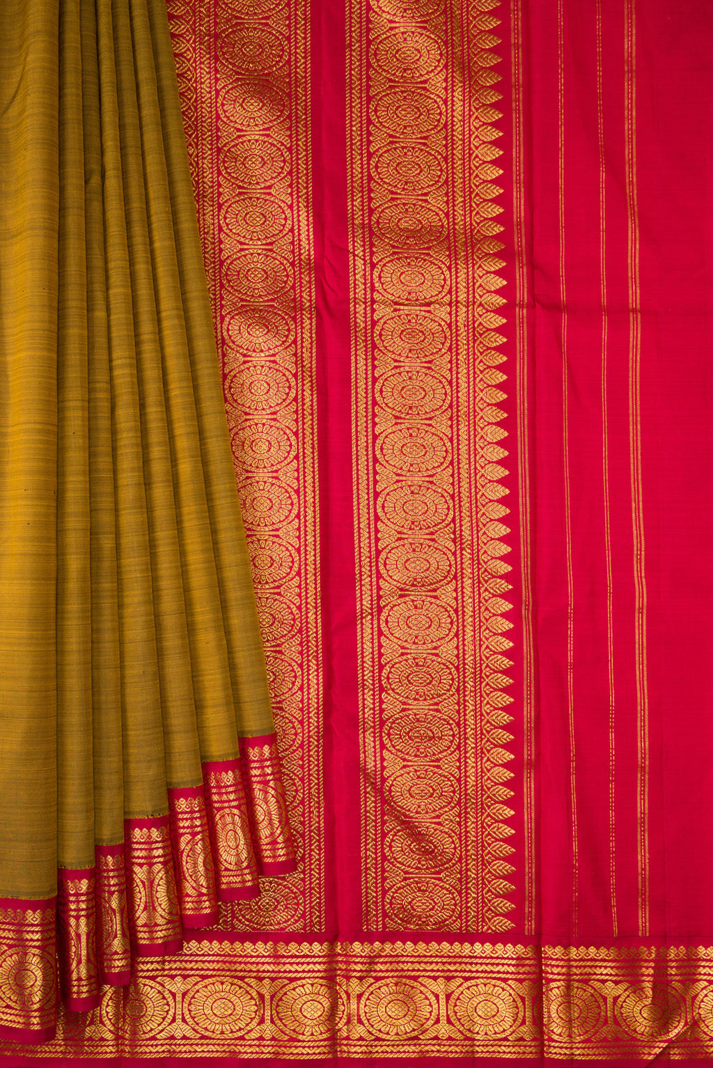 Pleats and pallu of Pure Silk Pure Zari Mehandi Green Dual Tone Kanjivaram Saree with Plain Body and One Side Border. 