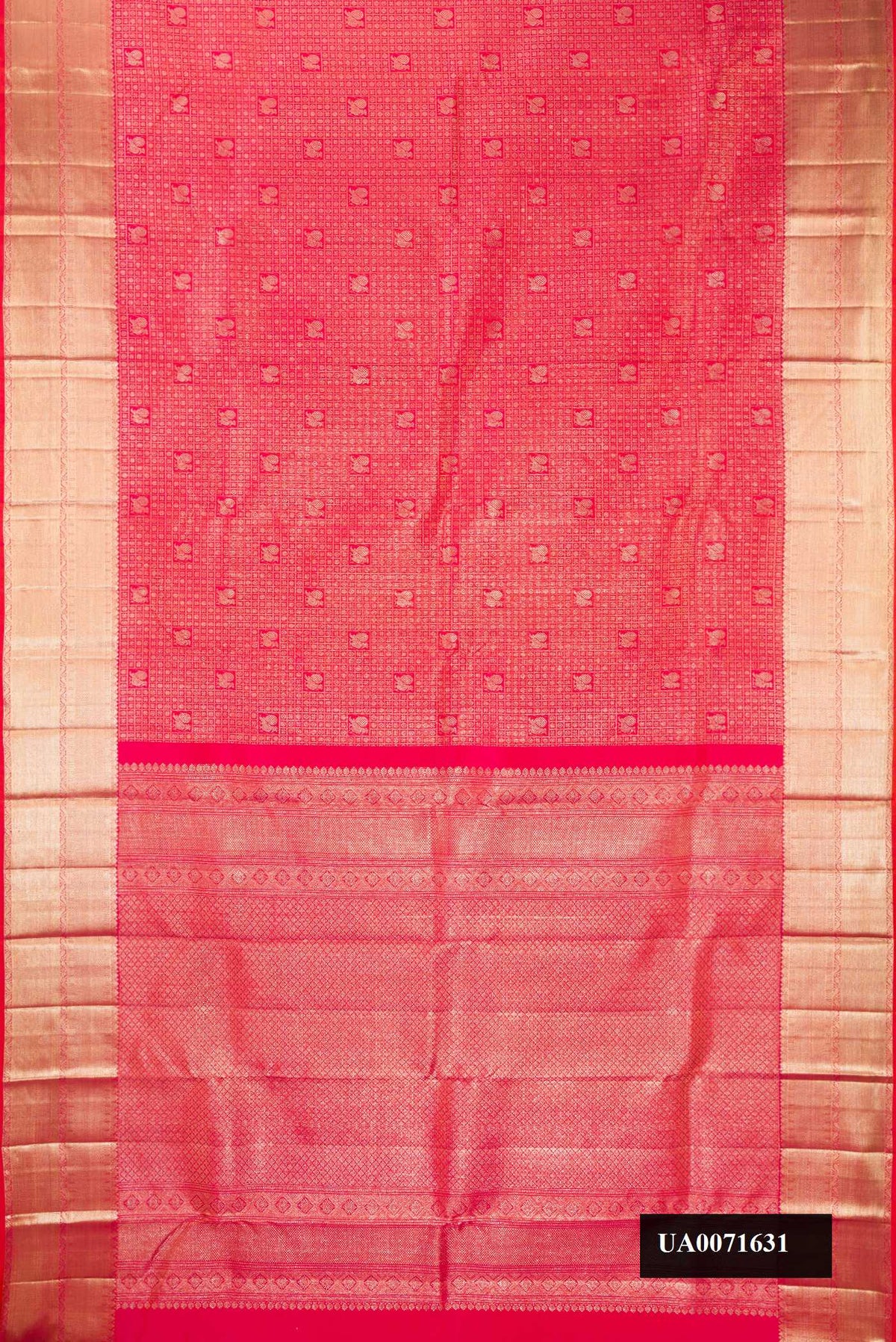 Pink Dual Tone Kanchipuram Silk Saree with Zari Brocade on the body and Zari Border.  displayed on a mannequin