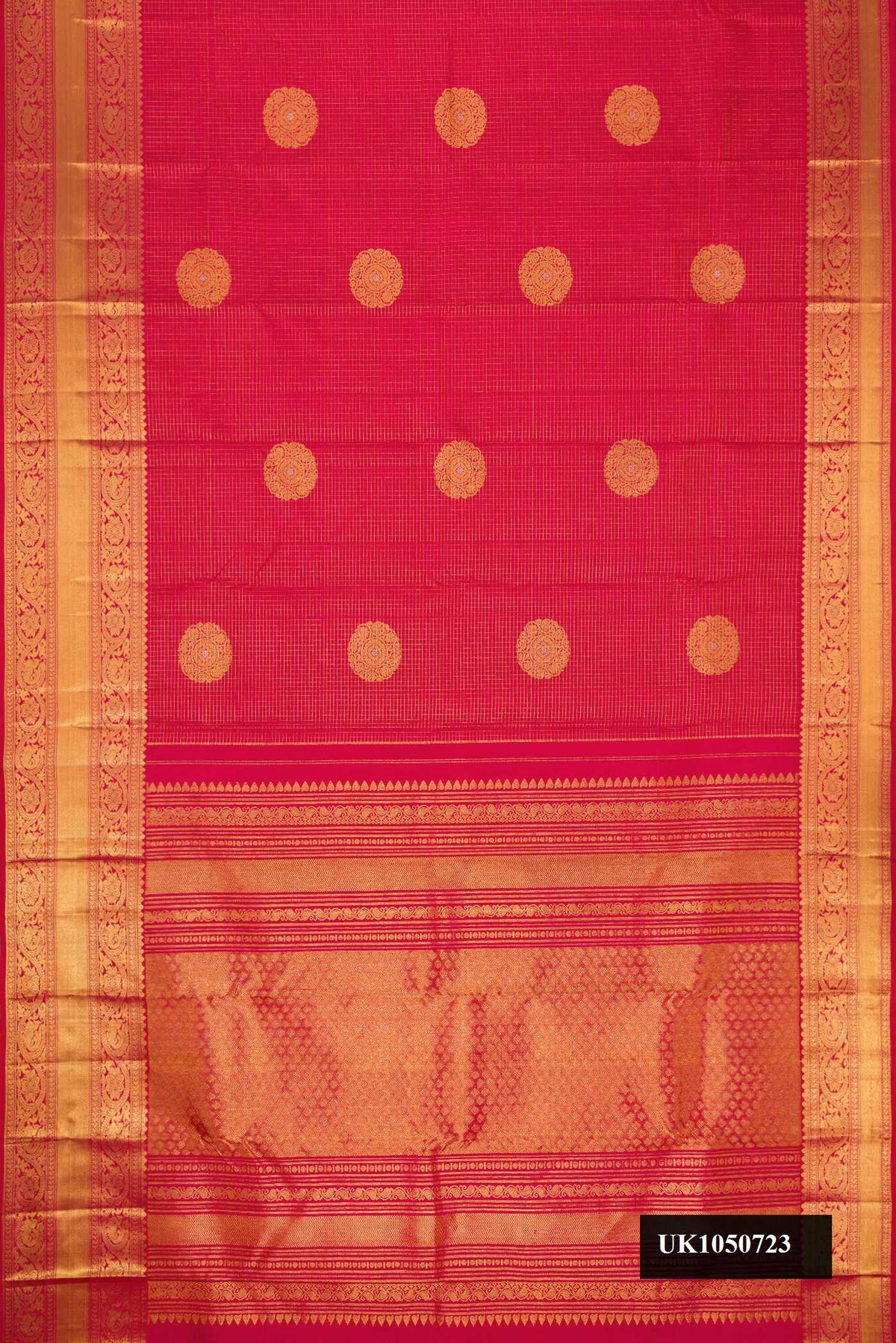 Dark Pink Dual Tone Kanchipuram Silk Saree with Checked design on the body and Zari Border.  displayed on a mannequin