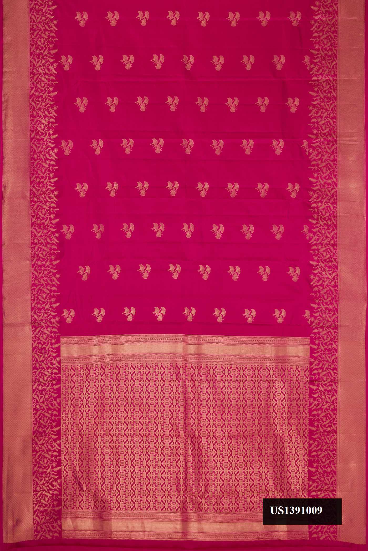 Dark Pink Dual Tone Kanchipuram Silk Saree with Zari Butta on the body and Fancy Border.  displayed on a mannequin