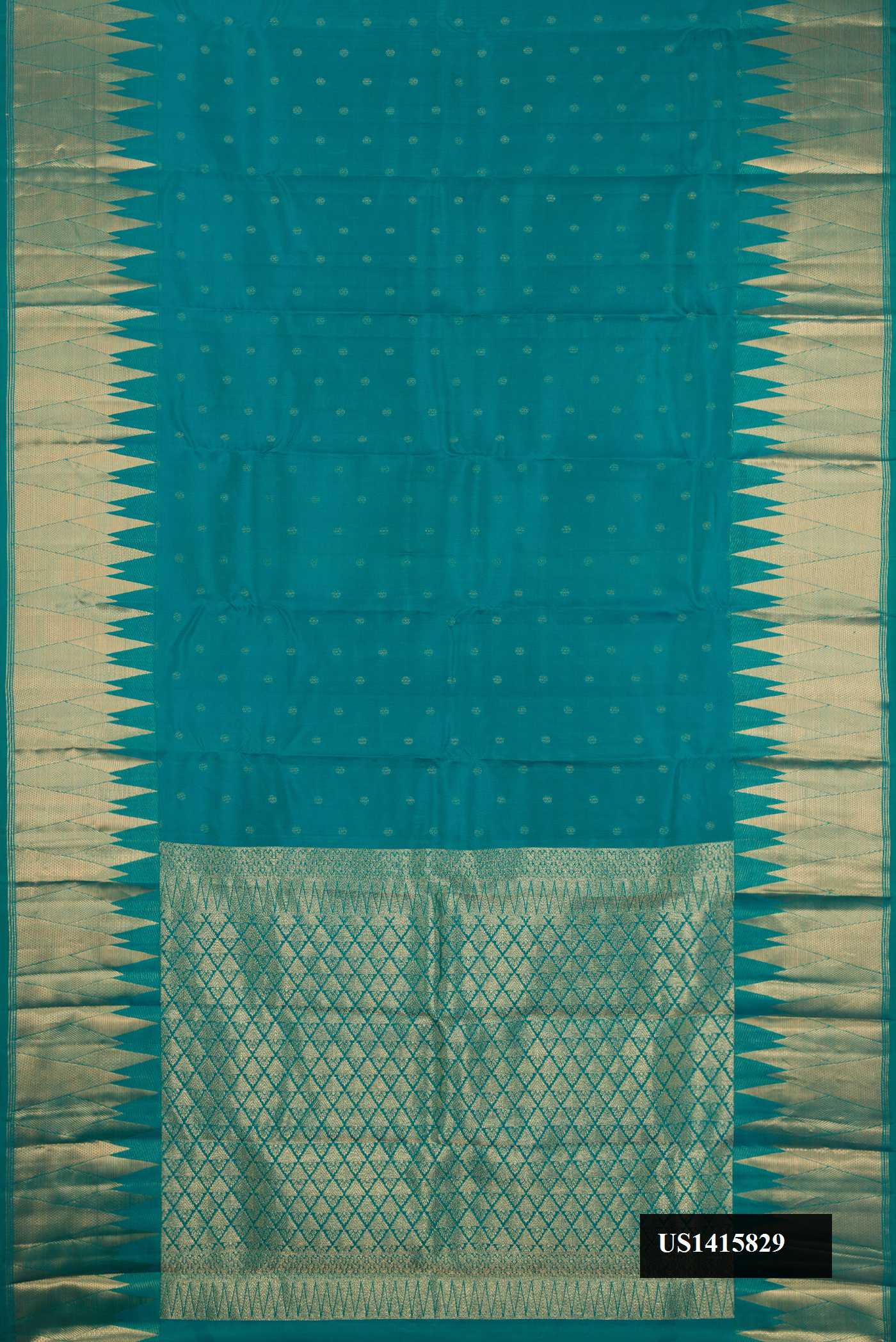 Green Dual Tone Kanchipuram Silk Saree with Zari Butta on the body and Fancy Border.  displayed on a mannequin