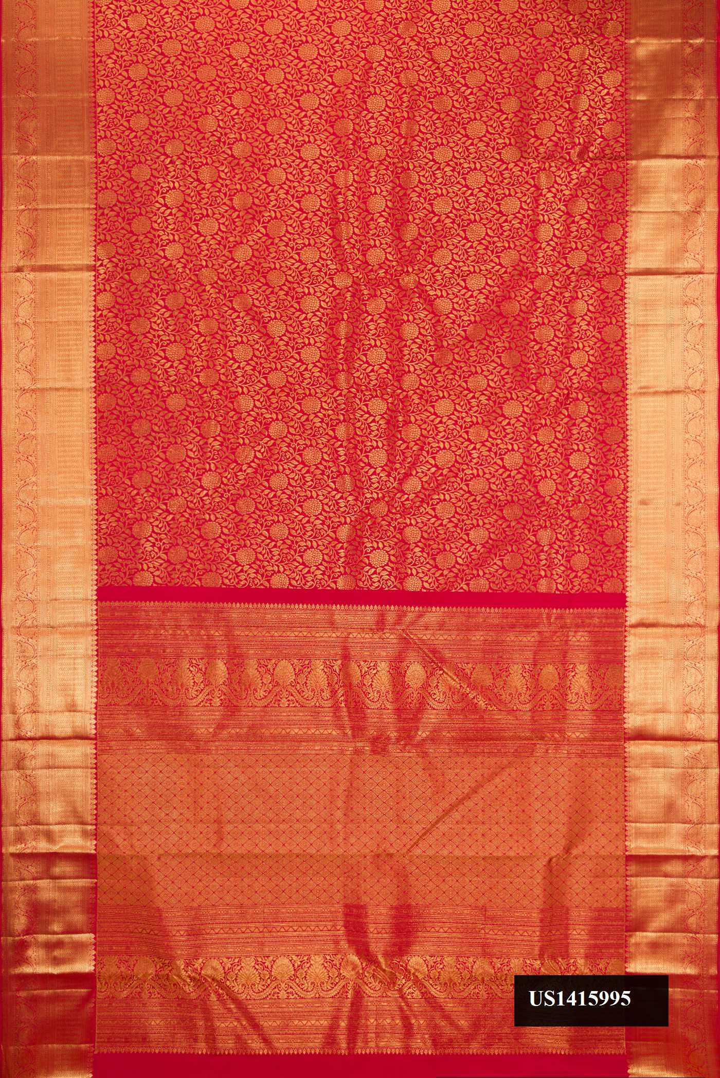Dark Pink Dual Tone Kanchipuram Silk Saree with Zari Brocade on the body and Zari Border.  displayed on a mannequin