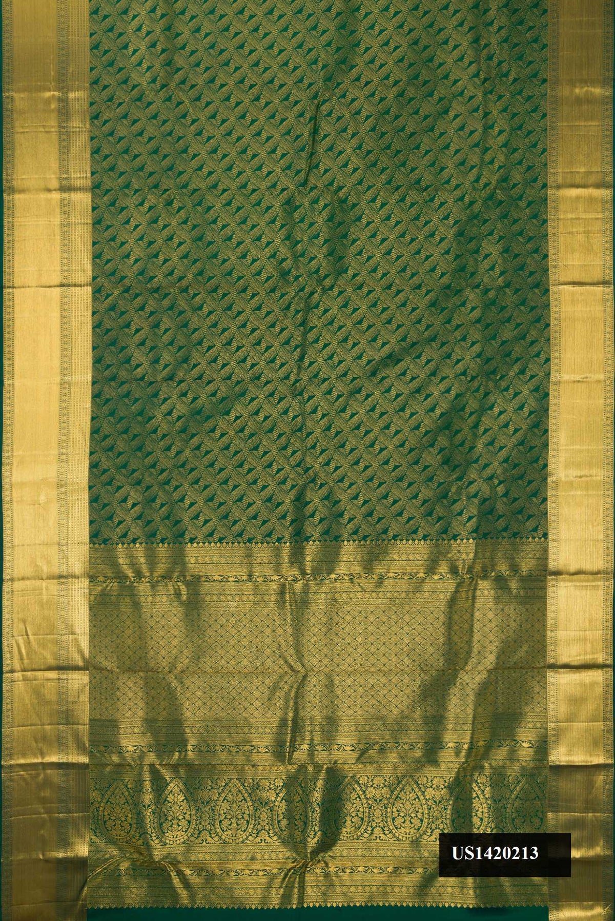 Bottle Green Dual Tone Kanchipuram Silk Saree with Zari Brocade on the body and Zari Border.  displayed on a mannequin