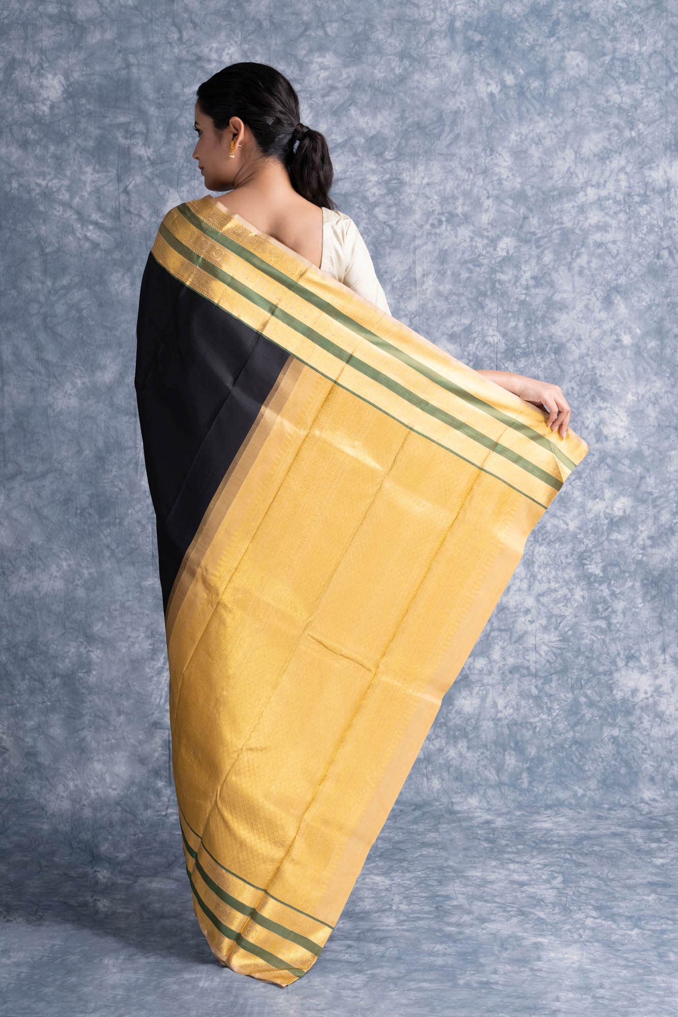 Pure Silk Pure Zari Black Kanchipuram Saree