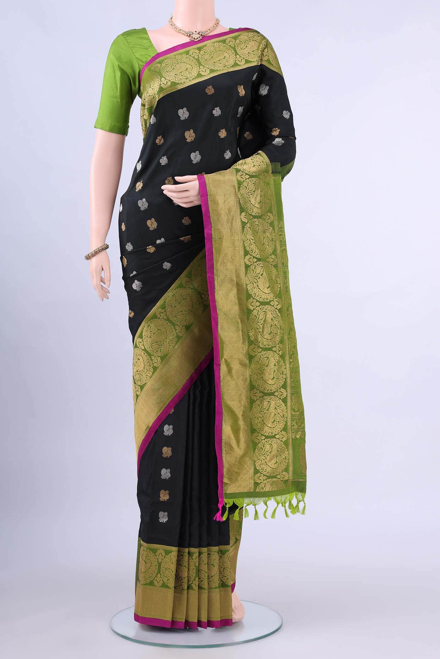 Black Dual Tone Gadwal Silk Saree