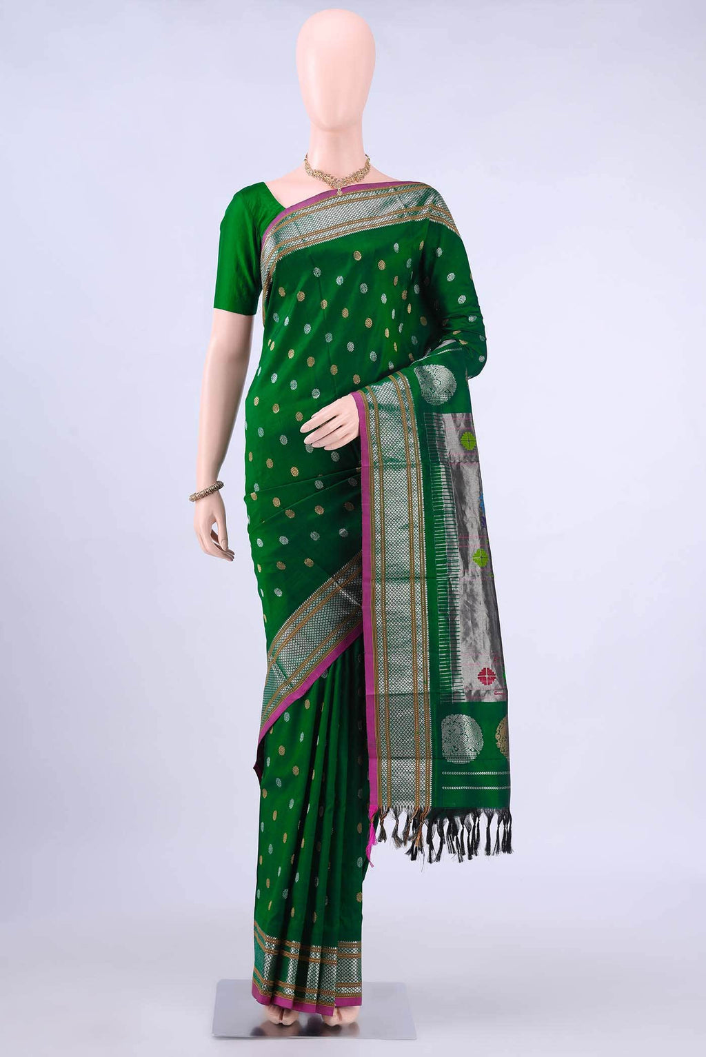 Bottle Green Dual Tone Gadwal Silk Saree