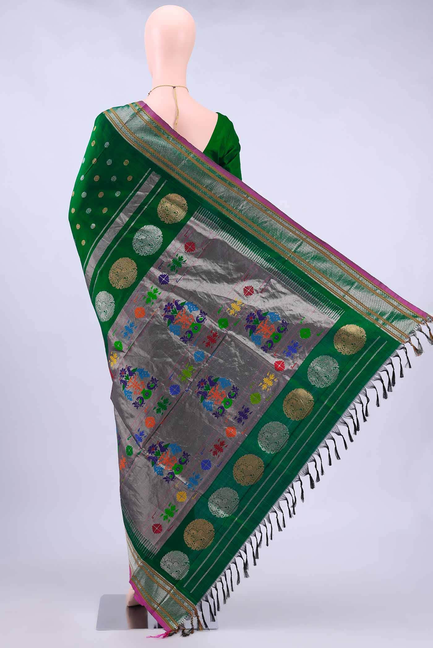 Bottle Green Dual Tone Gadwal Silk Saree