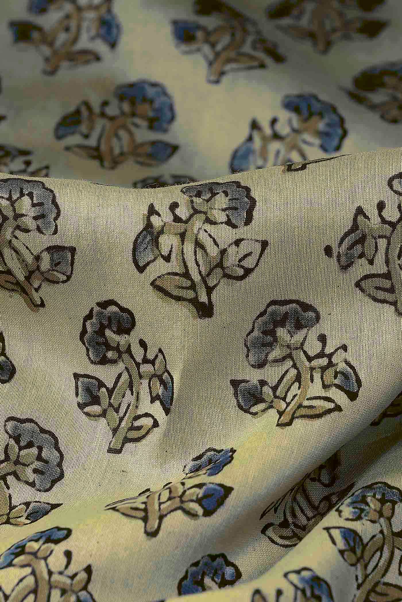 Beige Maheshwari Silk Cotton Saree