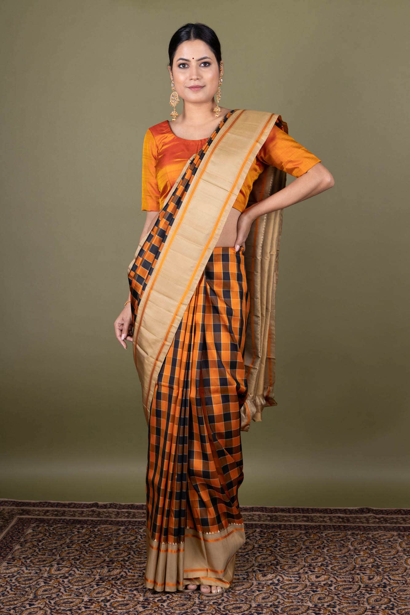 Dual Tone Kanchipuram Silk Saree