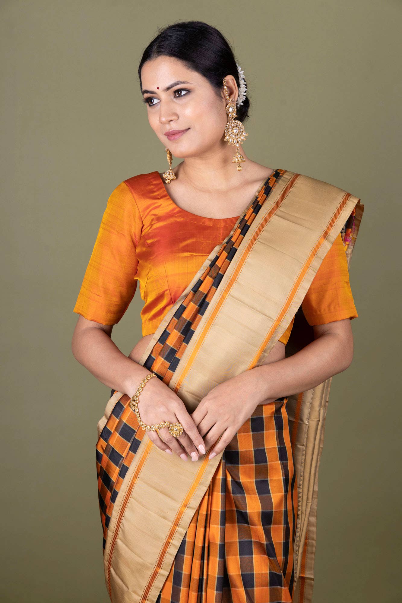 Dual Tone Kanchipuram Silk Saree
