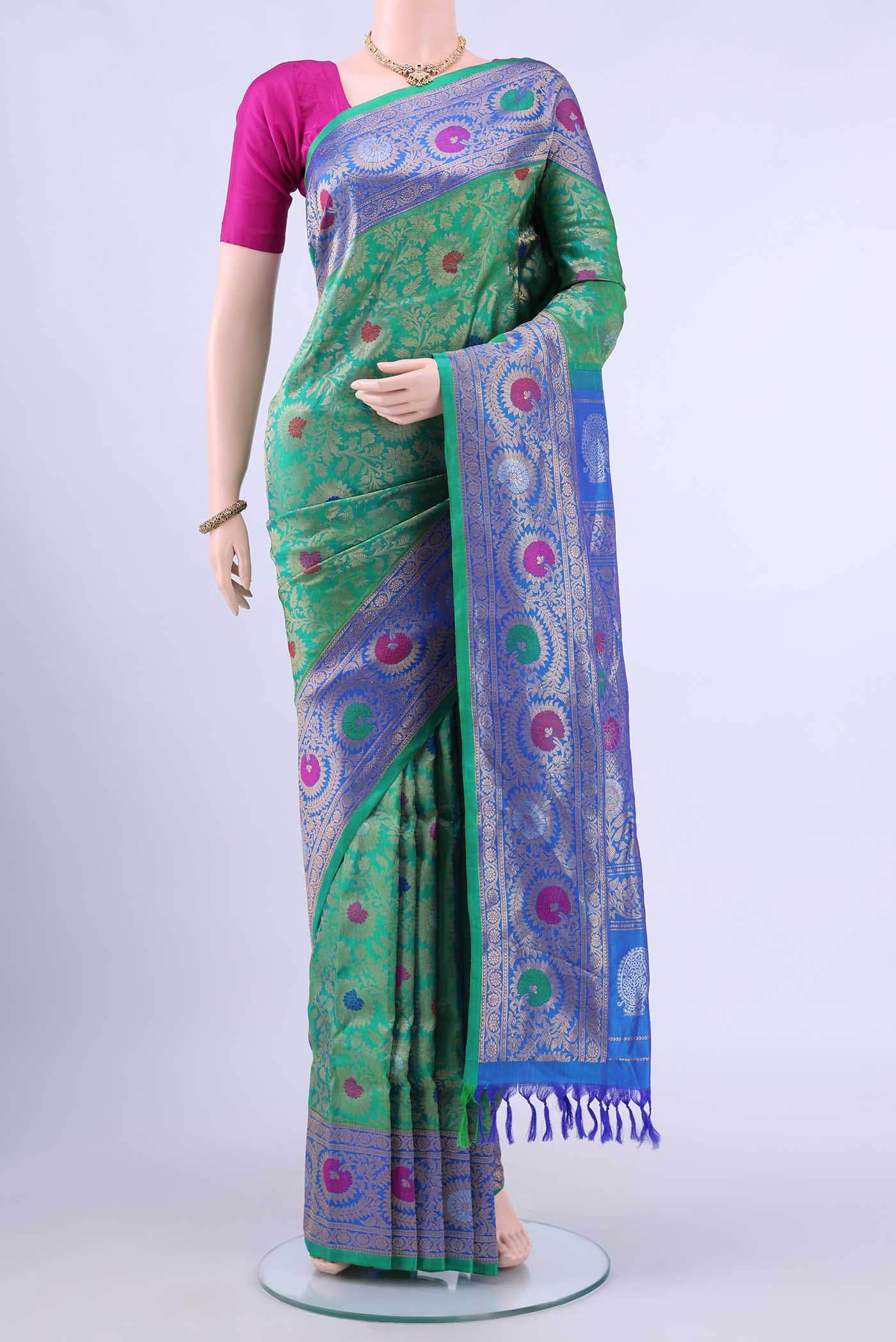 Green Dual Tone Gadwal Silk Saree