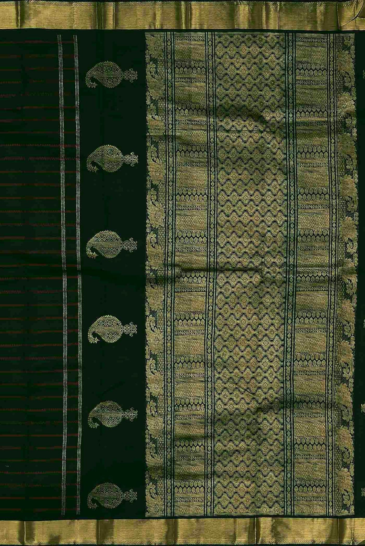 Bottle Green Kanchipuram Silk Saree