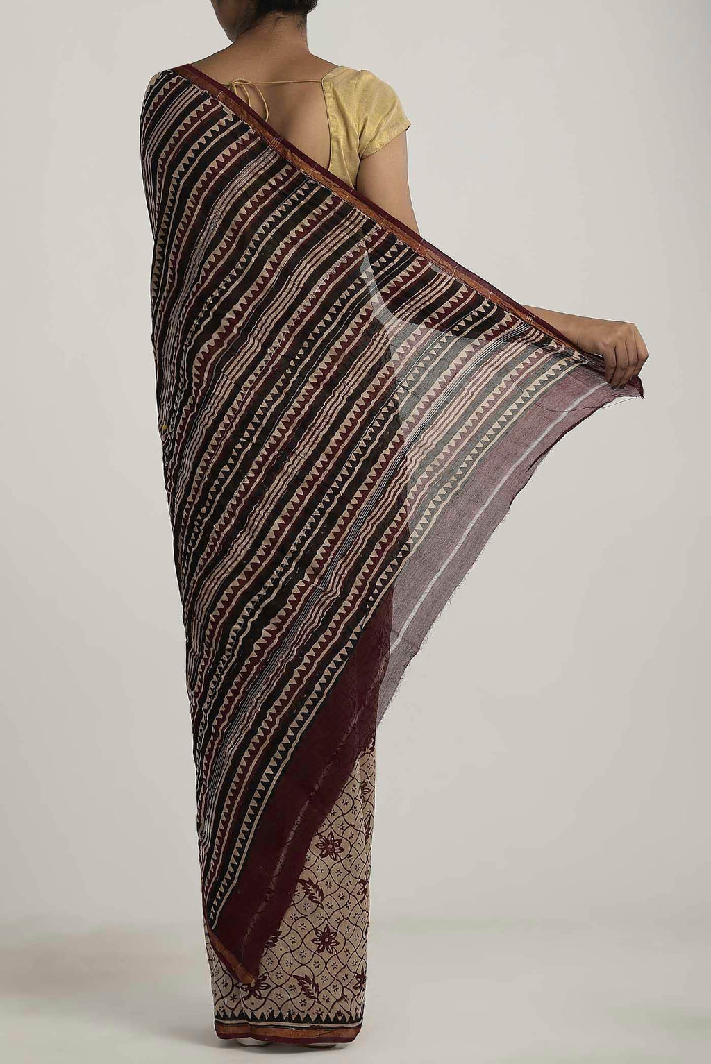 Beige Maheshwari Silk Cotton Saree