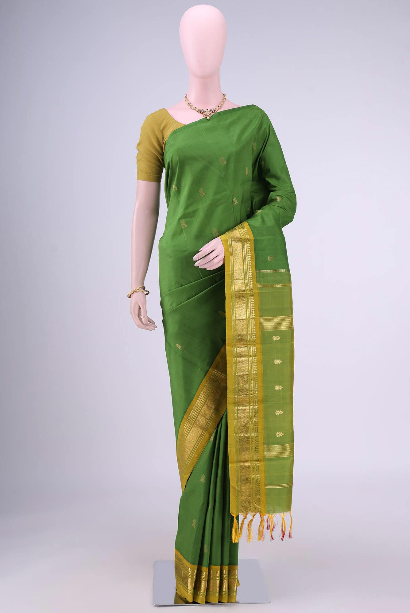 Parrot Green Kanchipuram Silk Saree