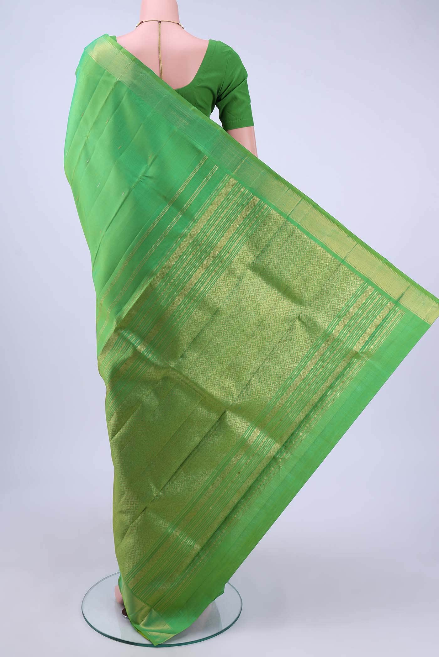 Parrot Green Kanchipuram Silk Saree