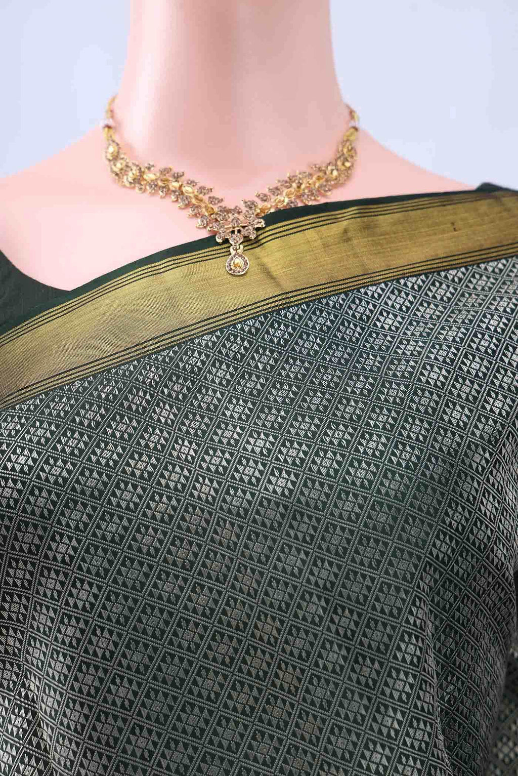 Pure Silk Pure Zari Bottle Green Dual Tone Kanchipuram Saree