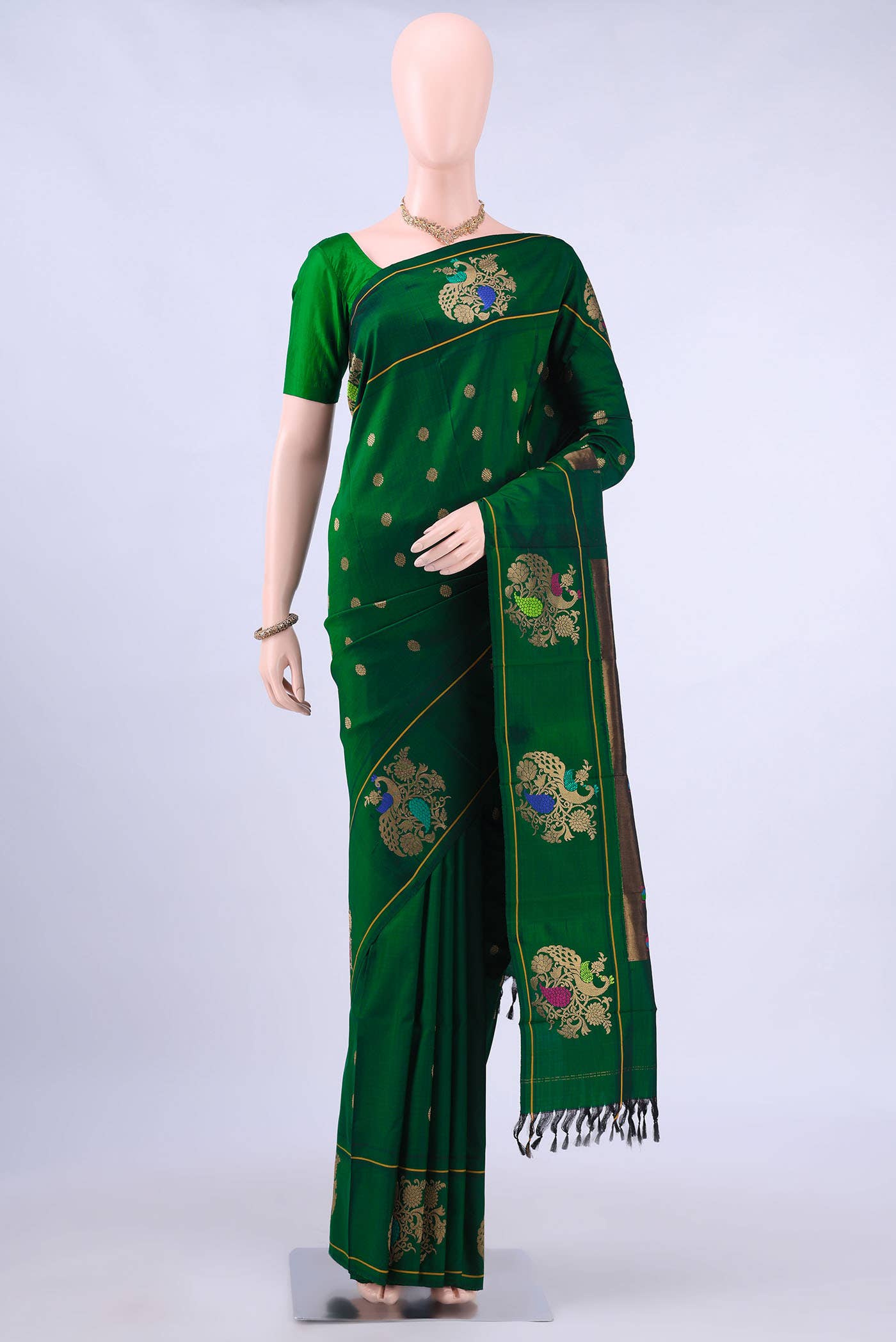 Bottle Green Dual Tone Gadwal Silk Saree