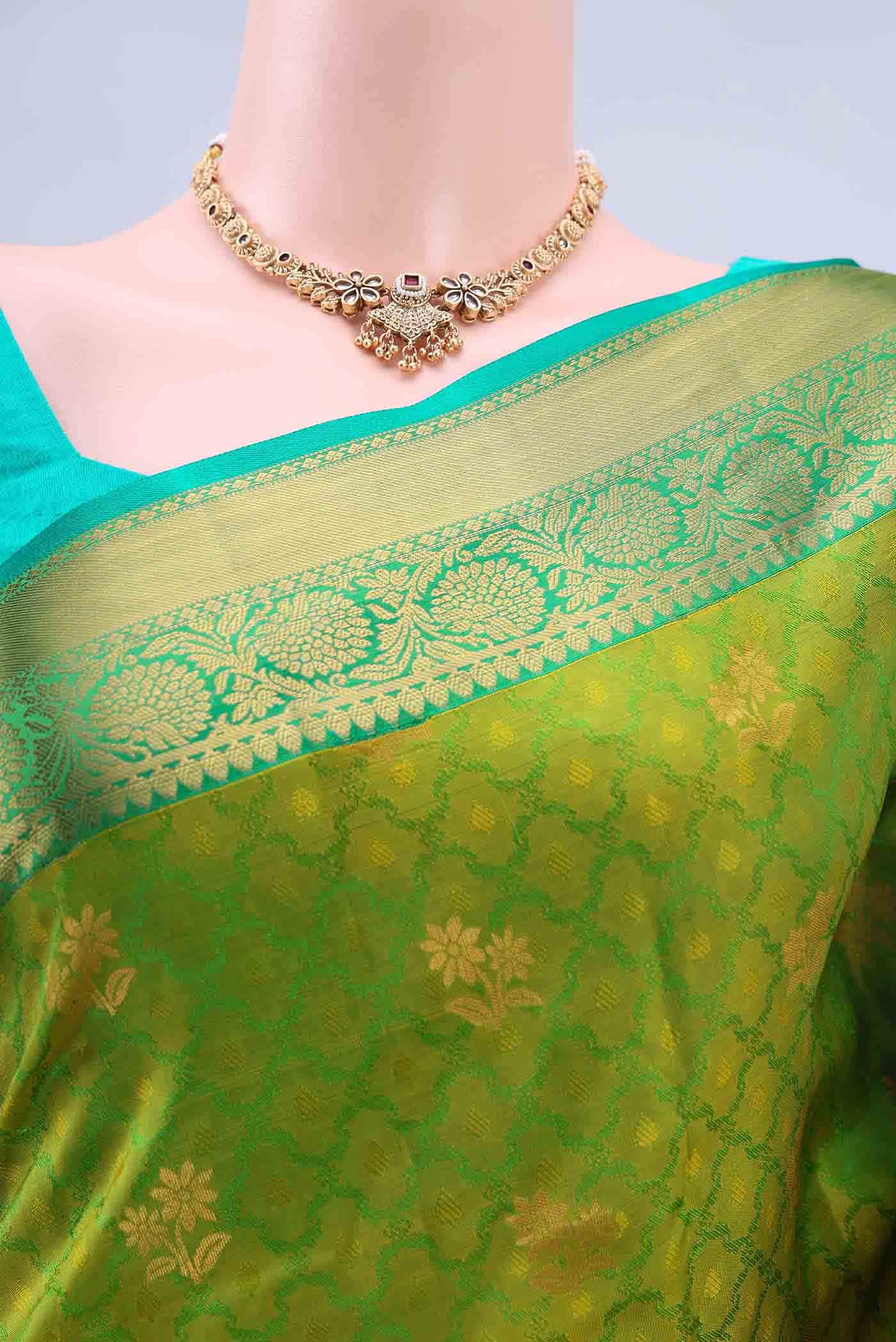 Parrot Green Dual Tone Nangavalli Silk [ Salem ] Saree