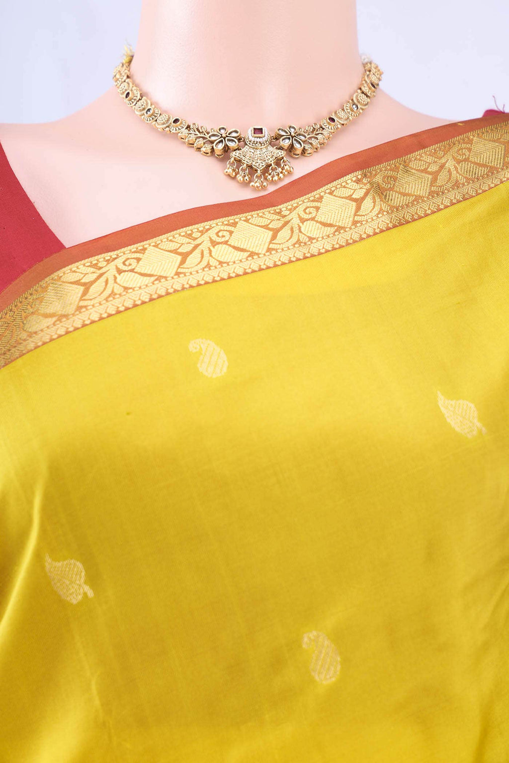 Parrot Green Nangavalli Silk [ Salem ] Saree