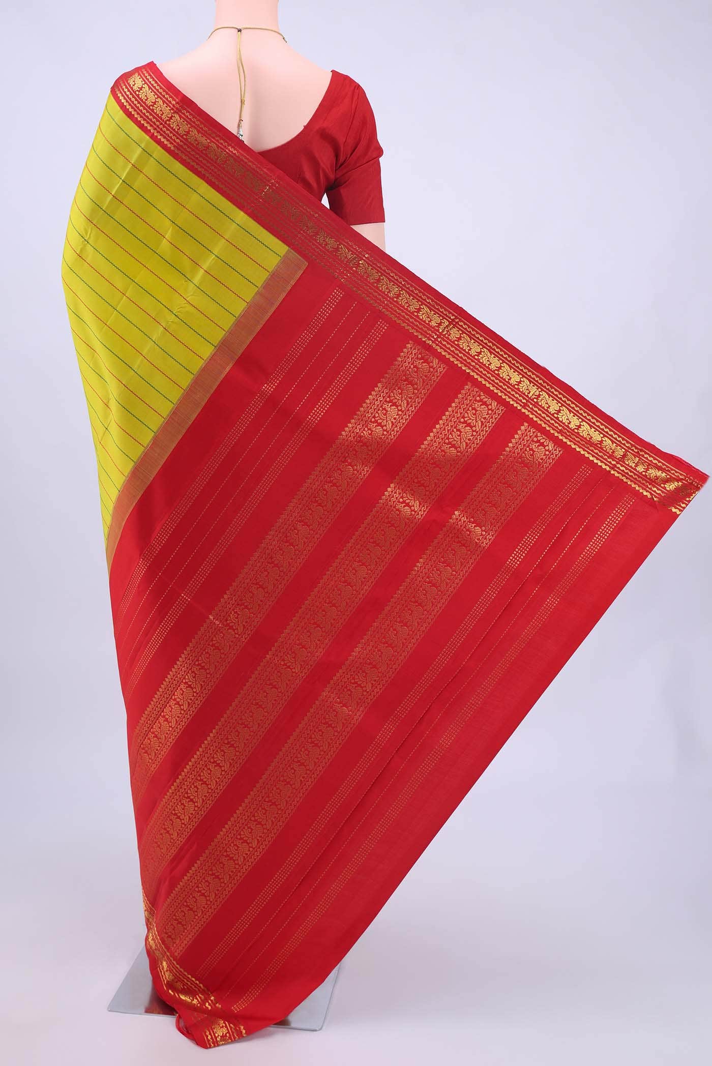Parrot Green Kanchipuram Silk Saree