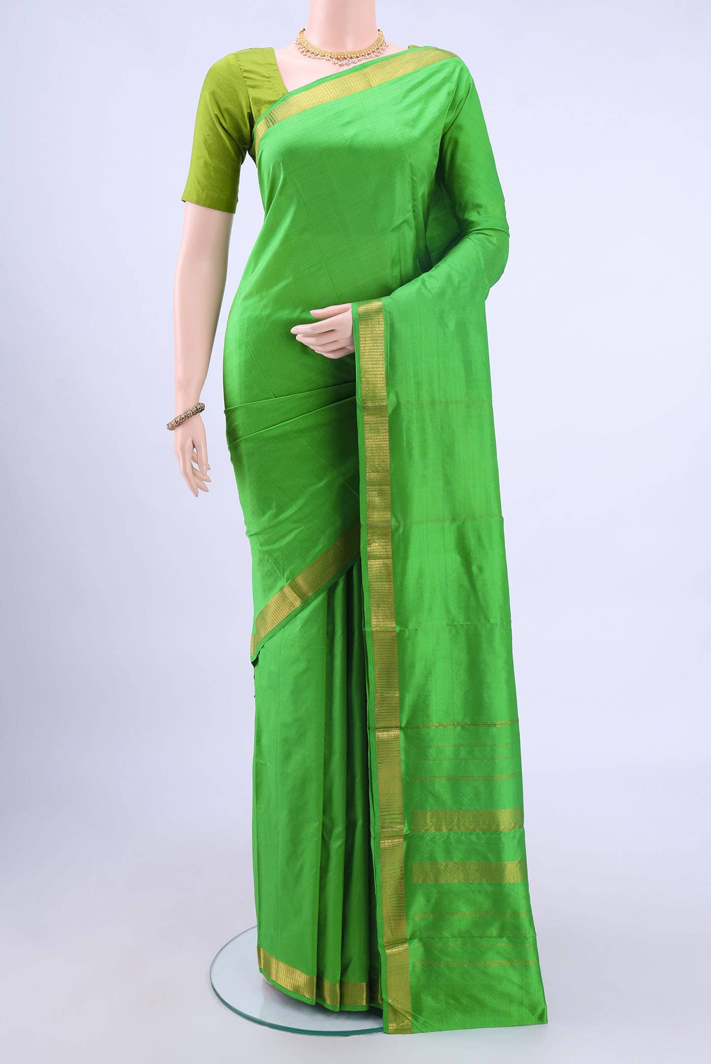 Parrot Green Dual Tone Kanchipuram Silk Saree