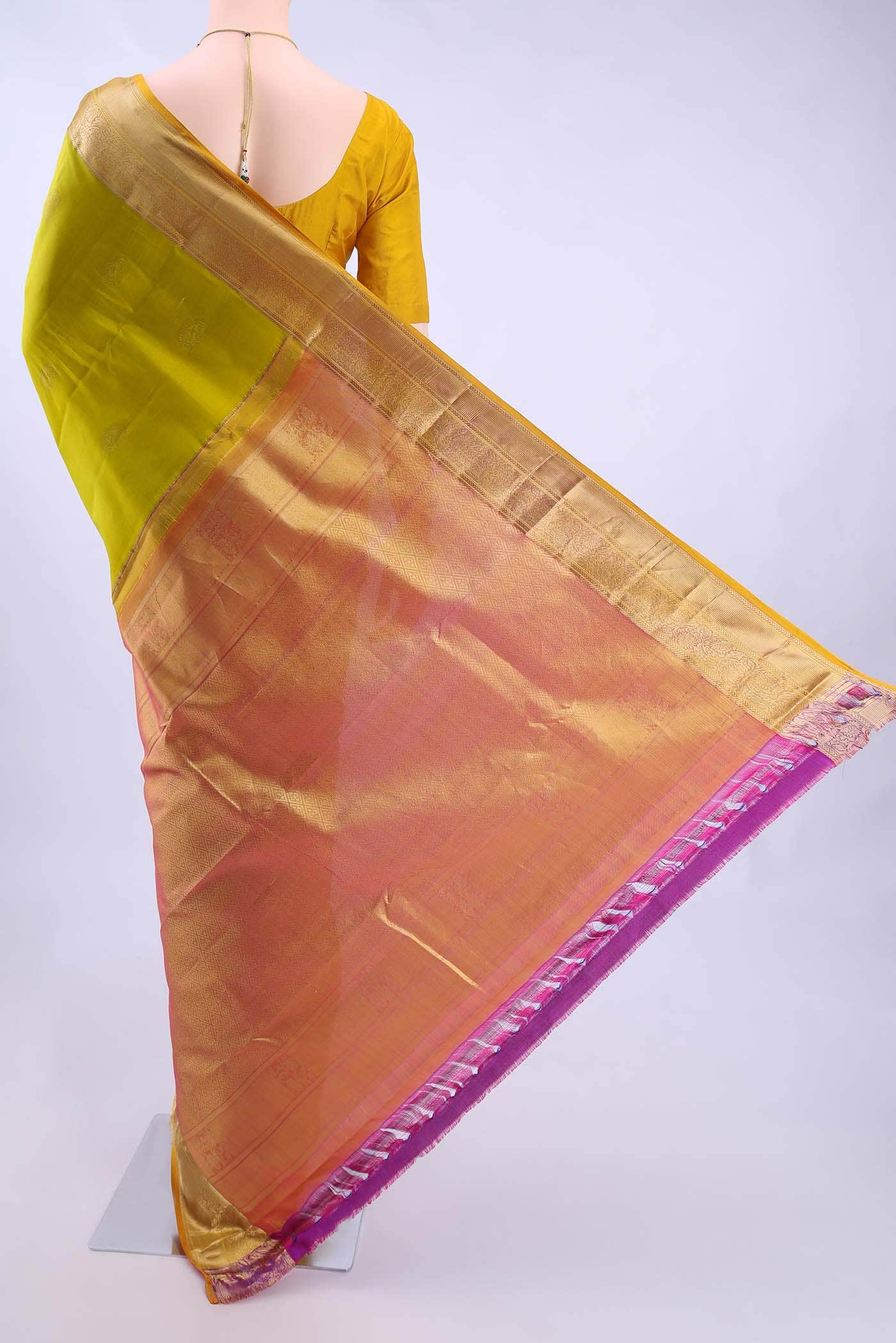 Parrot Green Nangavalli Silk [ Salem ] Saree