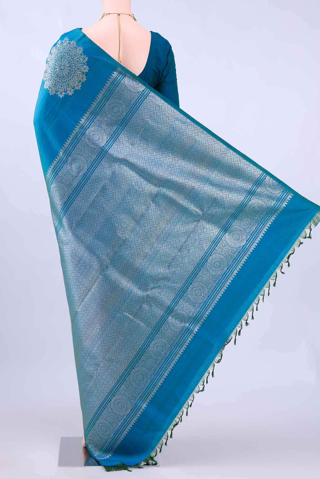 Green Dual Tone Kanchipuram Silk Saree