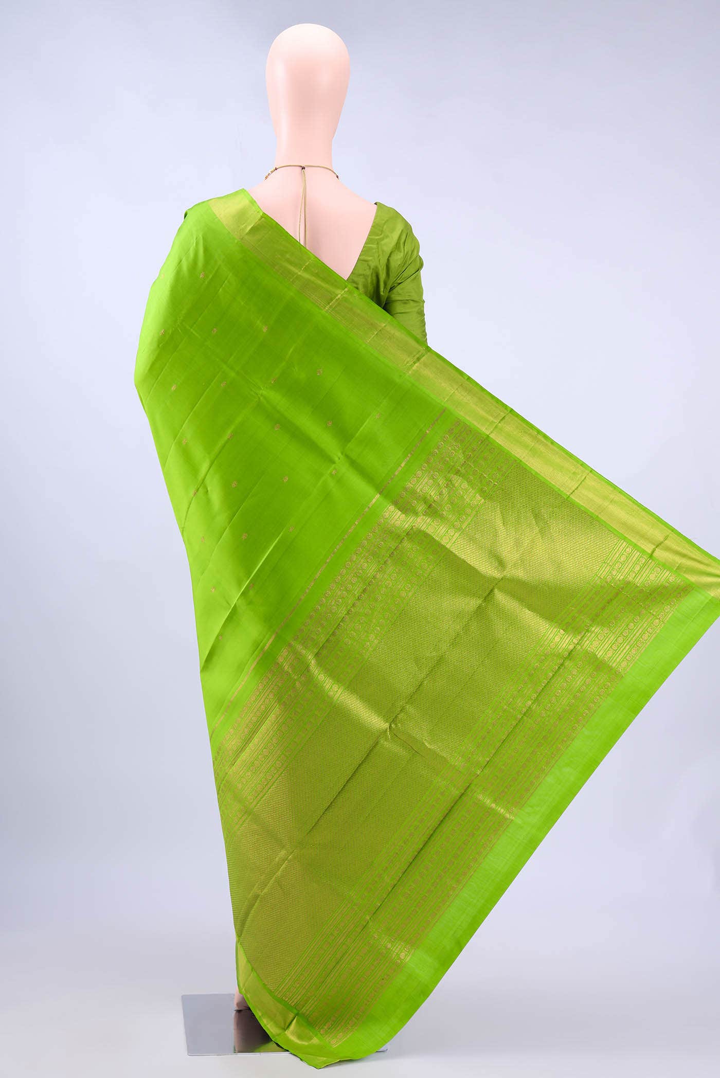 Parrot Green Dual Tone Kanchipuram Silk Saree