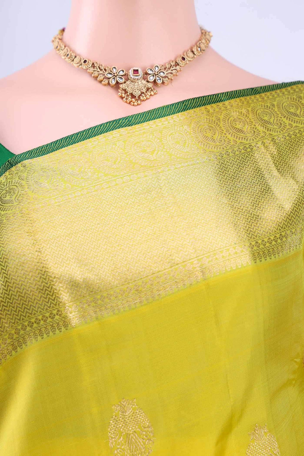 Parrot Green Nangavalli Silk [ Salem ] Saree