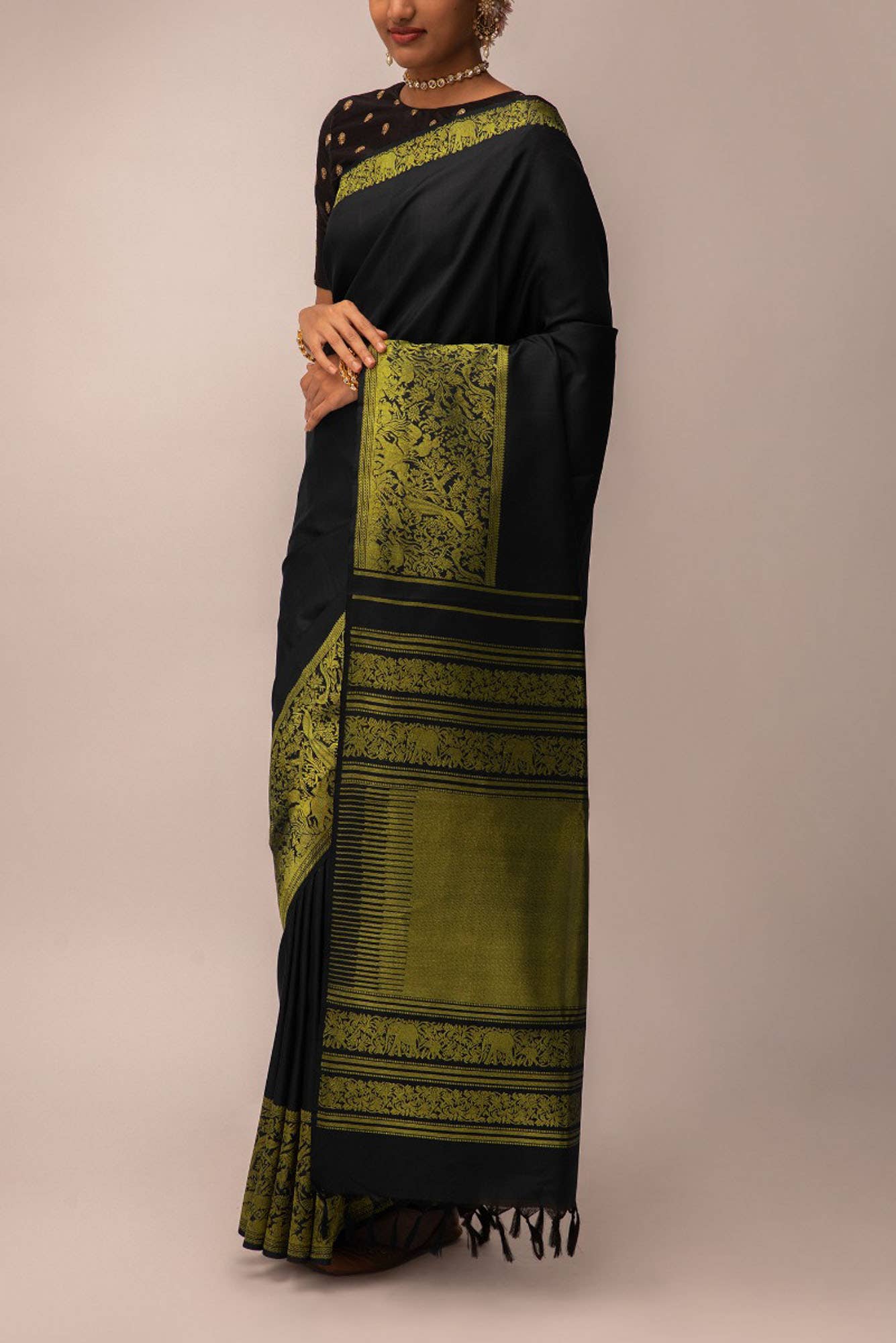 Gajagamini  -Black Kanchipuram Silk Saree