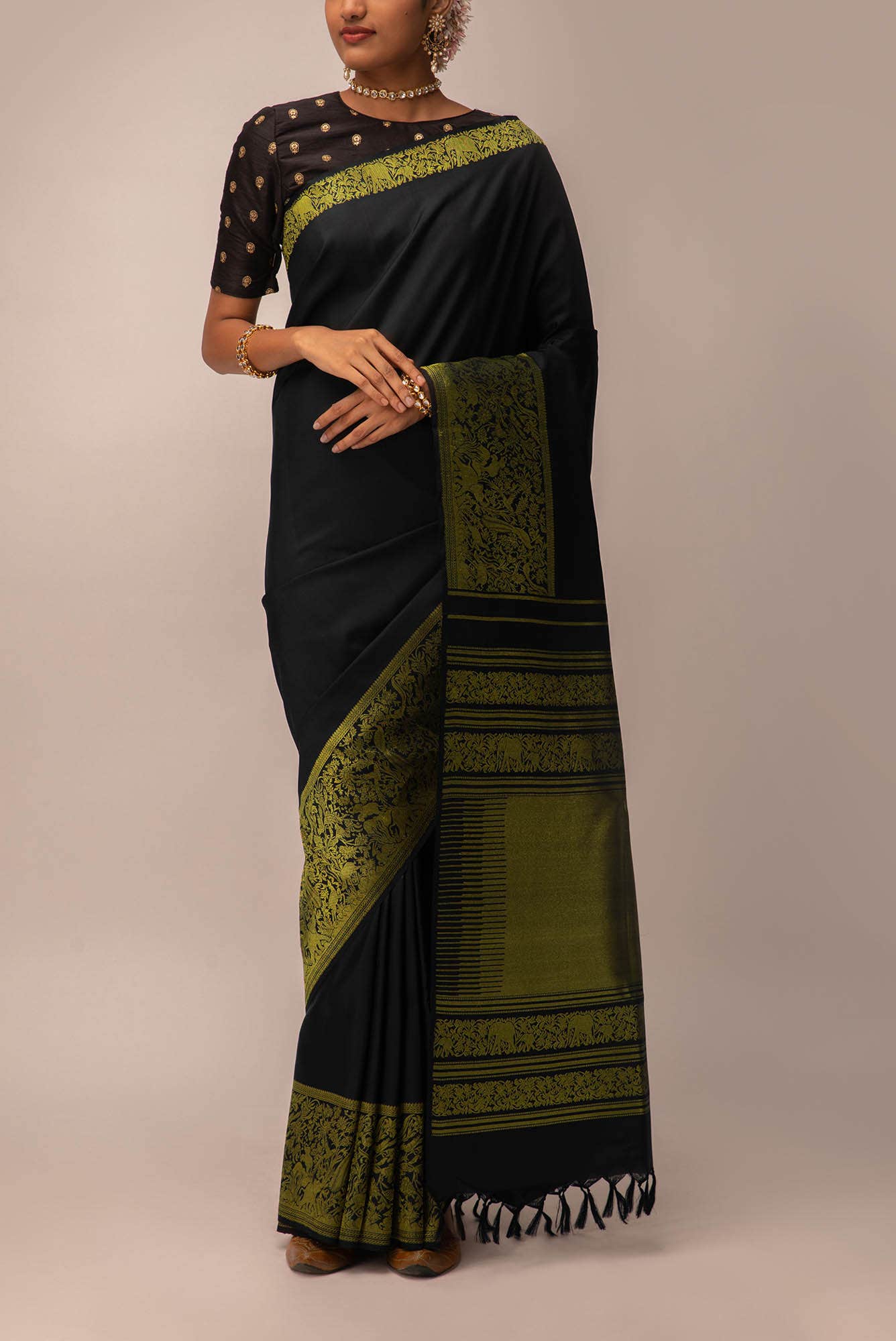 Gajagamini  -Black Kanchipuram Silk Saree