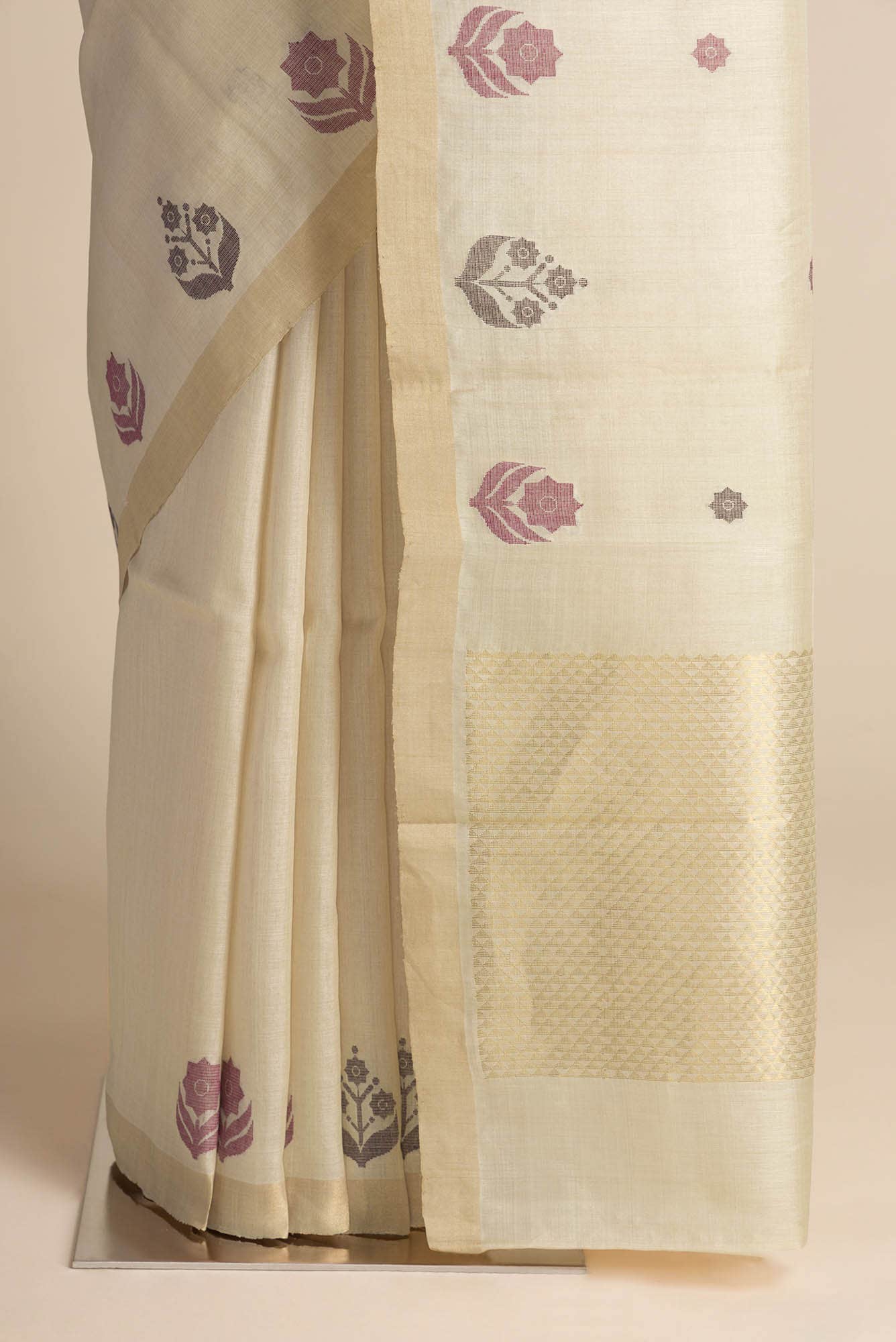 Lost in Fields-Cream Bhagalpuri Tussar Silk Saree
