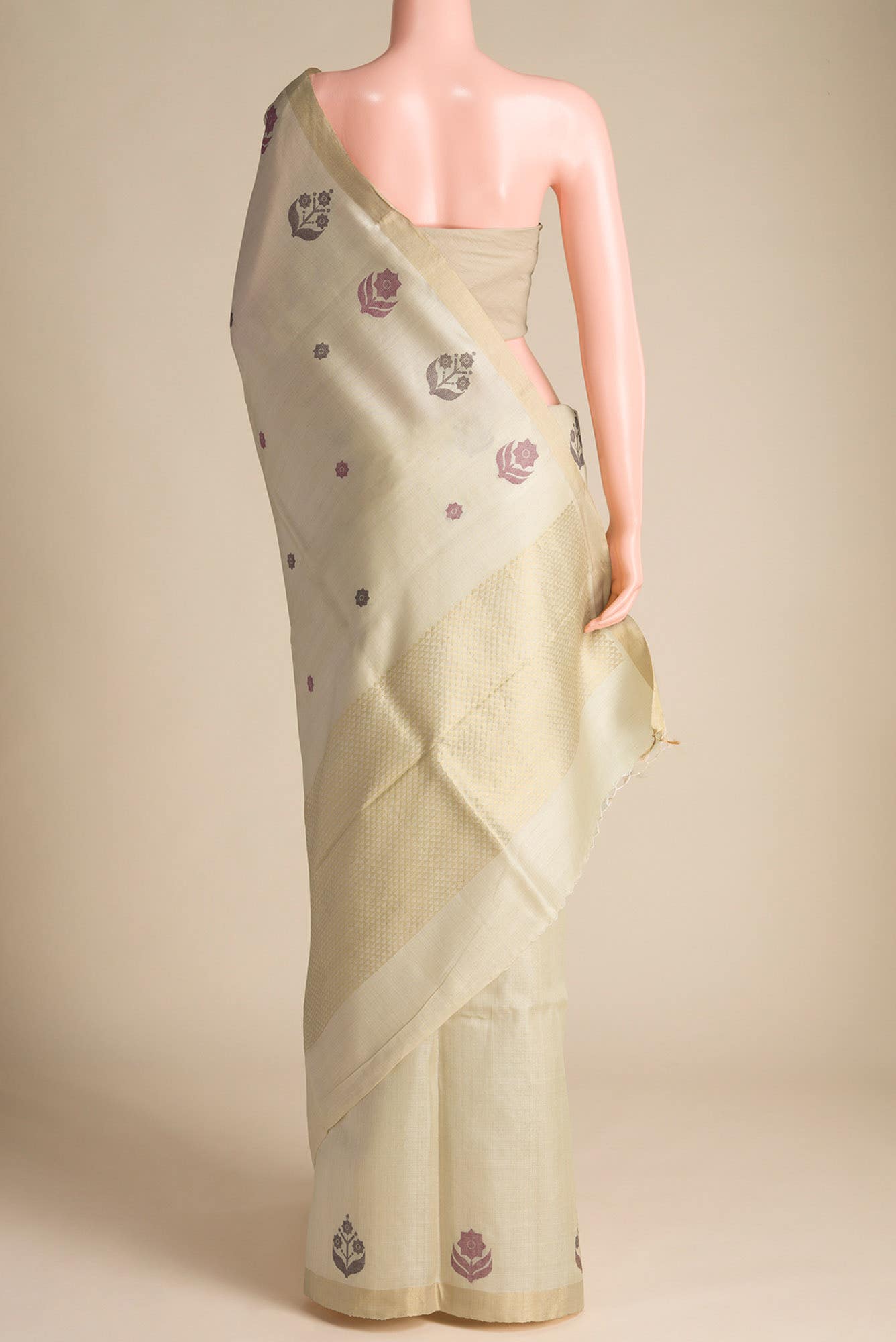 Lost in Fields-Cream Bhagalpuri Tussar Silk Saree