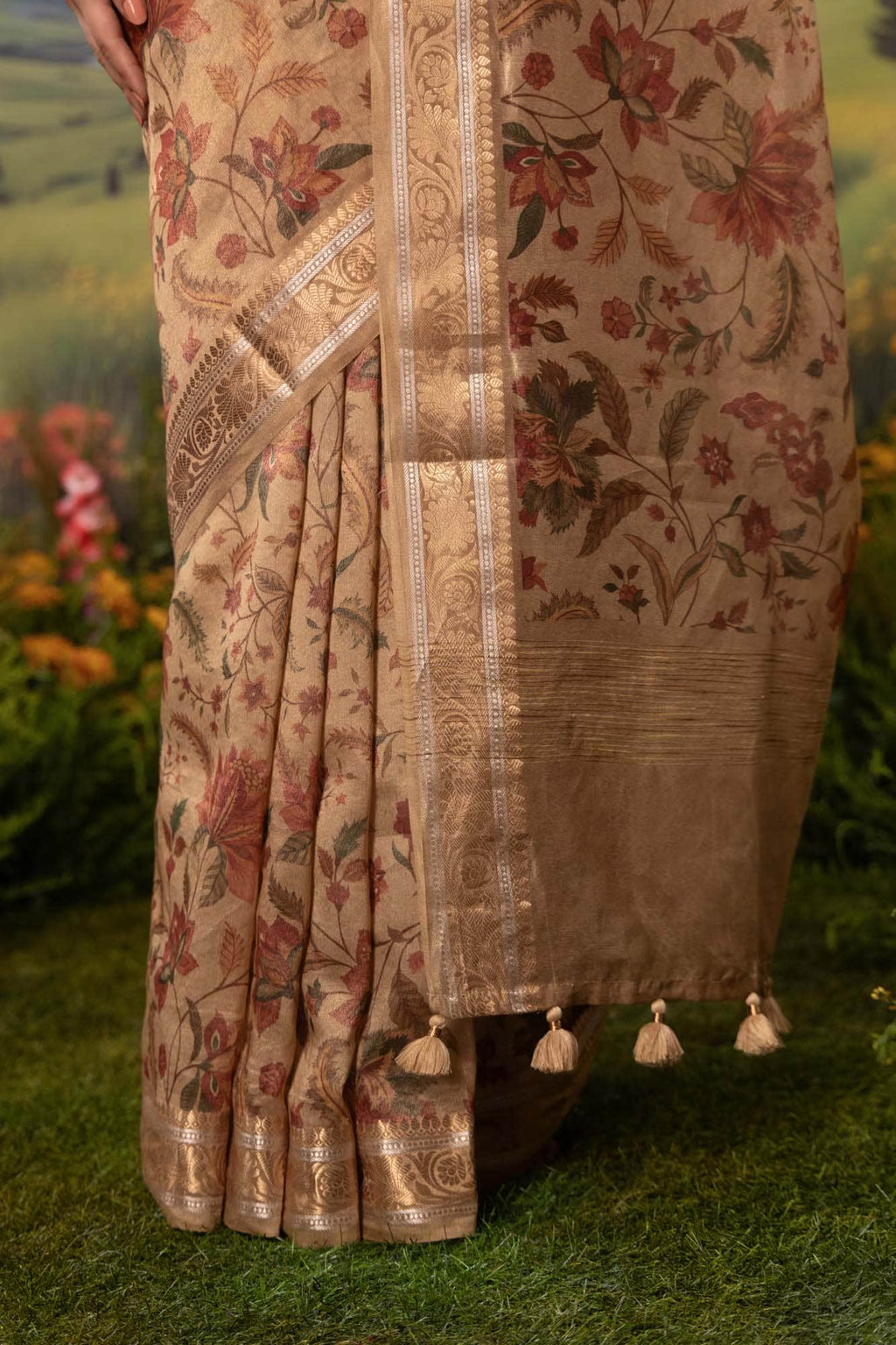 Floral Paradise-Beige Cotton Tissue Saree