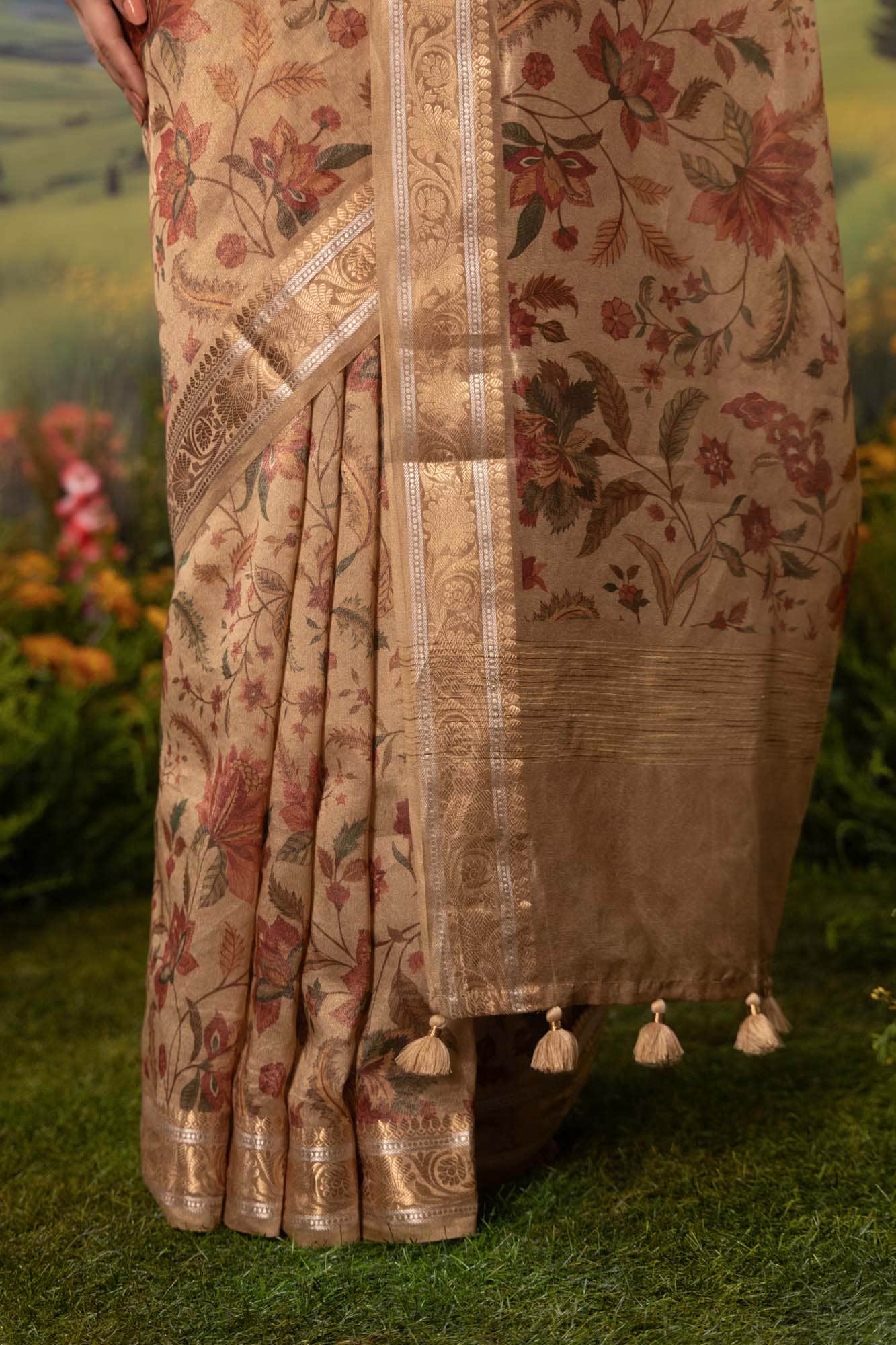 Floral Paradise-Beige Cotton Tissue Saree